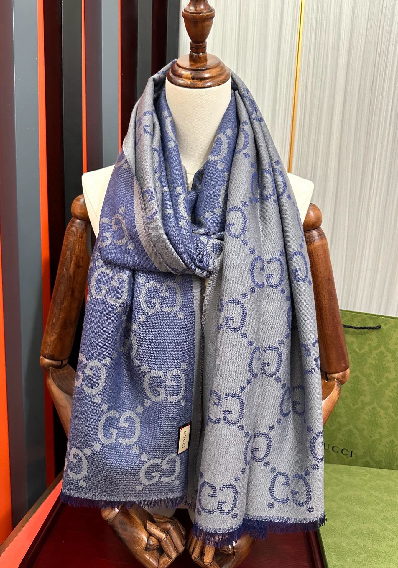 💖高品质 古奇【GG格子双面长巾】[爱心]中性款男女都可以用，😄经典GG图案是在30年代开始使用的标志性