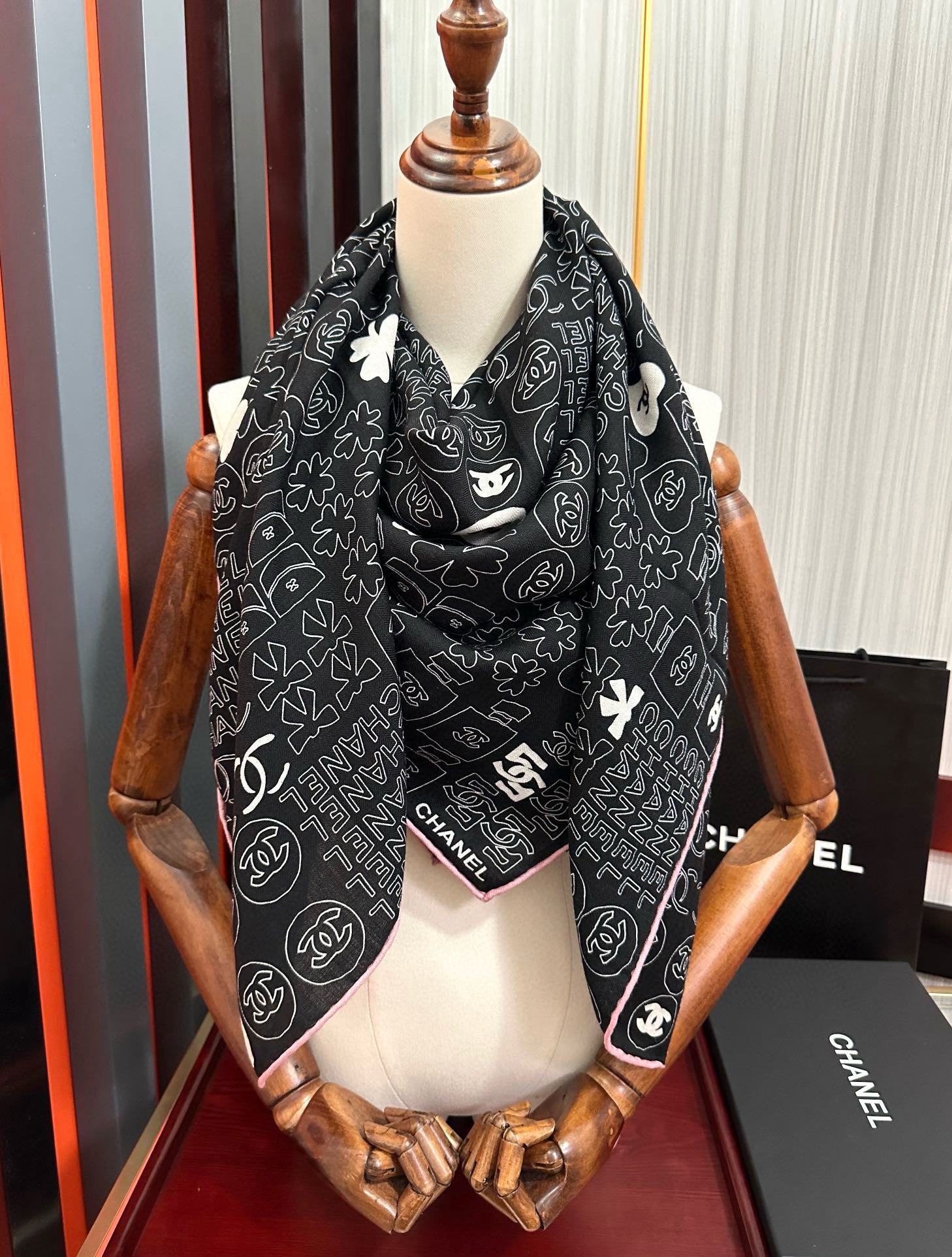 上新❤️香奈儿2025 【双面同色】经典茶花优雅Coco风[礼物]~气质到骨子里[色]香奶奶新一季的面料