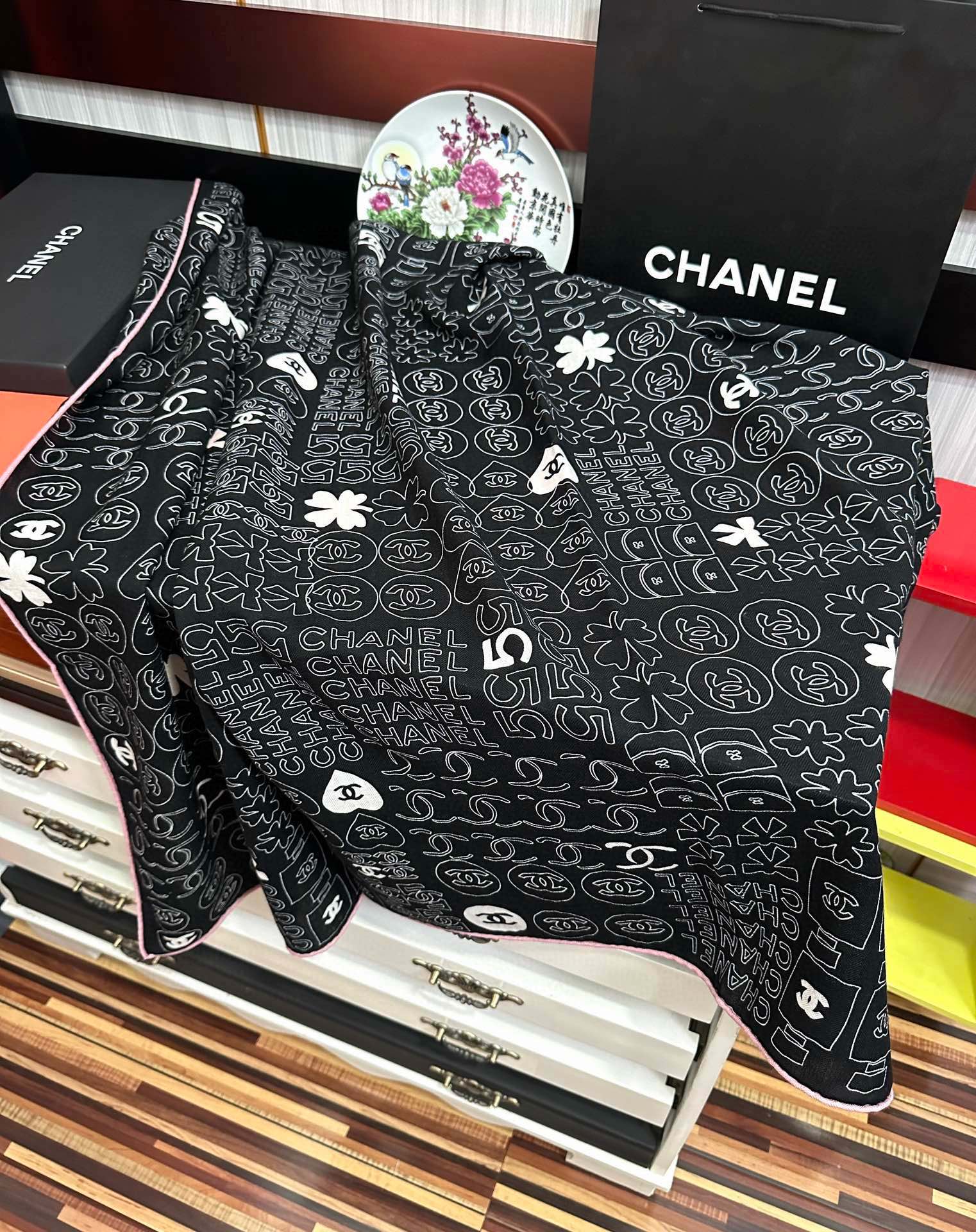 上新❤️香奈儿2025 【双面同色】经典茶花优雅Coco风[礼物]~气质到骨子里[色]香奶奶新一季的面料