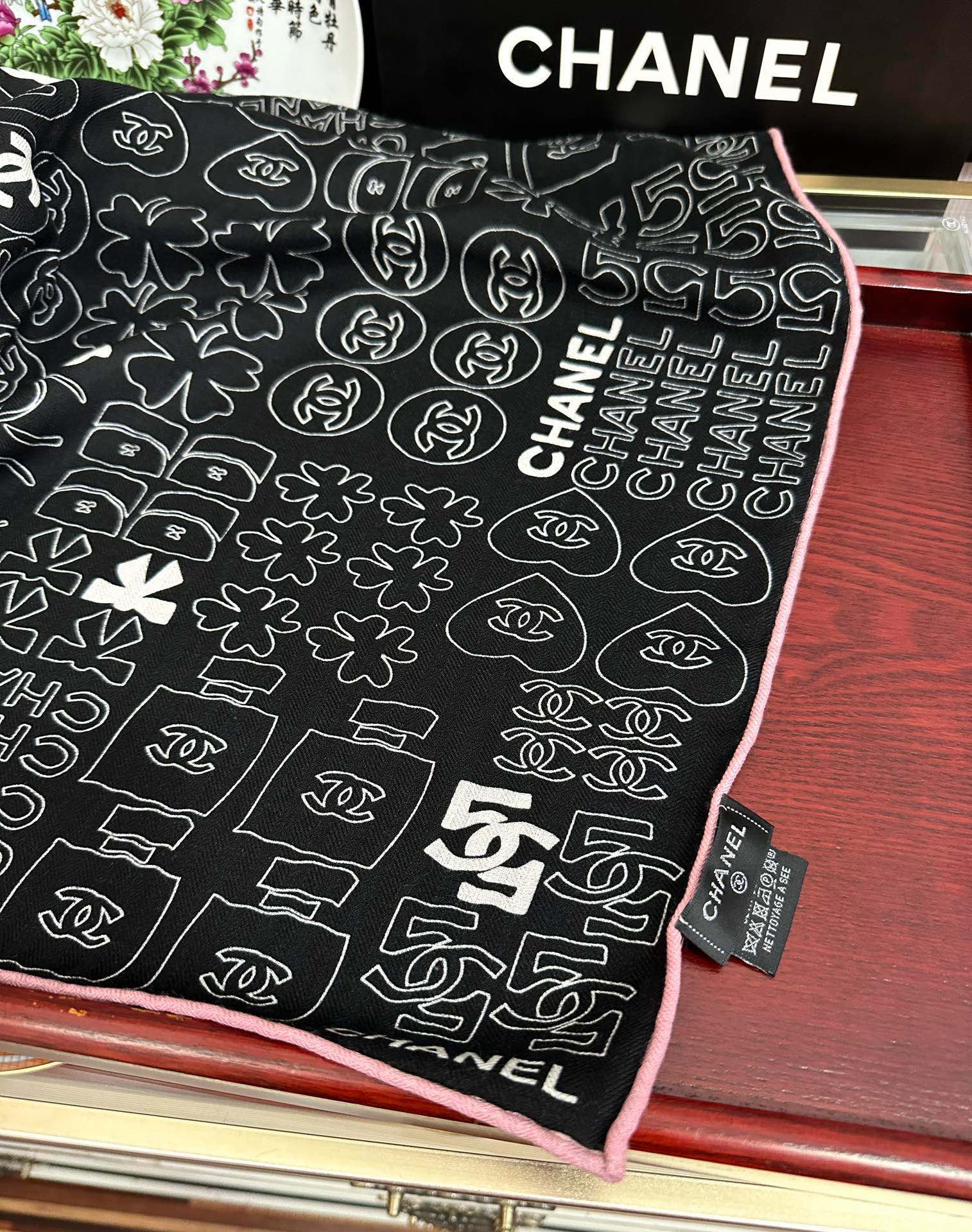上新❤️香奈儿2025 【双面同色】经典茶花优雅Coco风[礼物]~气质到骨子里[色]香奶奶新一季的面料