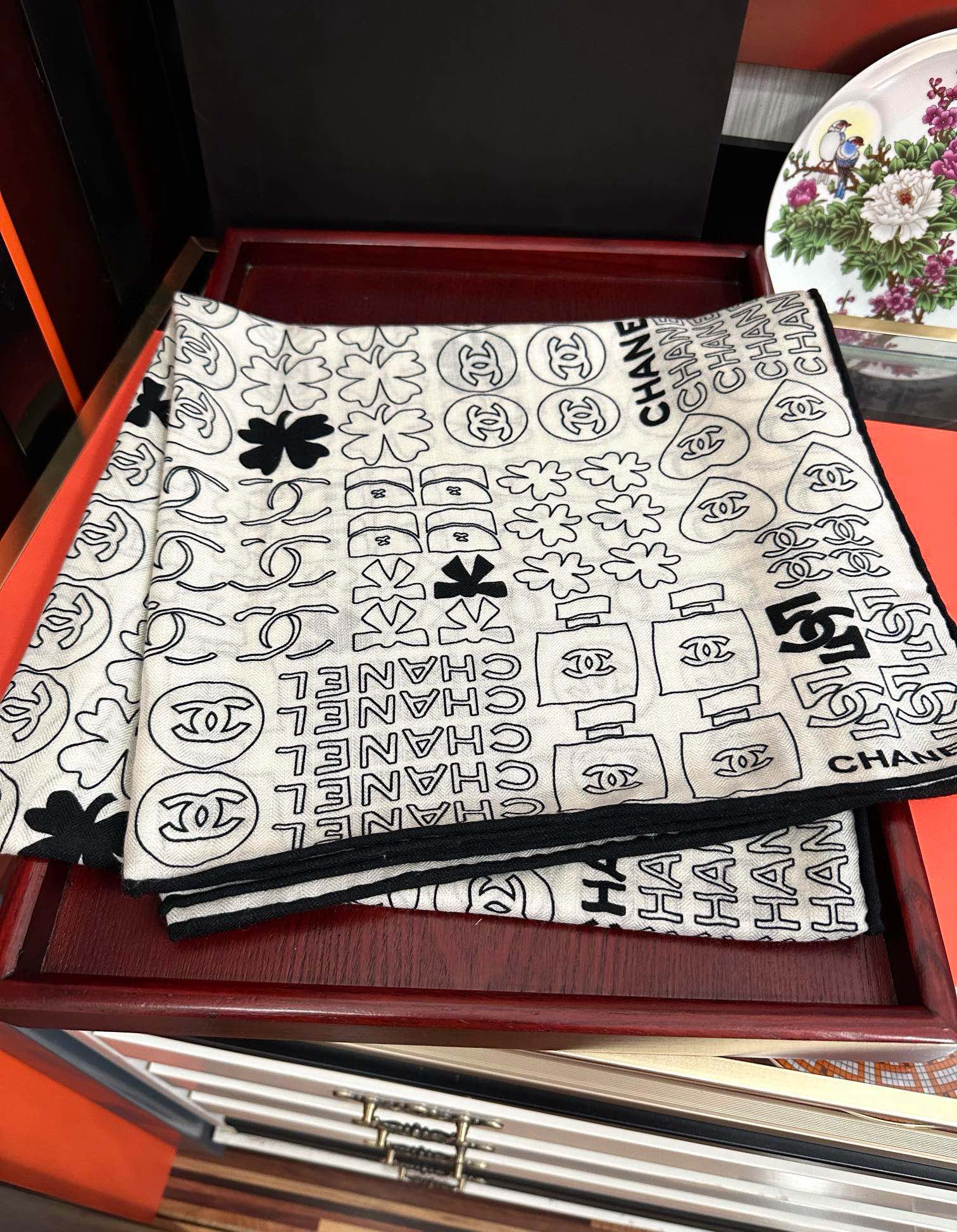 上新❤️香奈儿2025 【双面同色】经典茶花优雅Coco风[礼物]~气质到骨子里[色]香奶奶新一季的面料