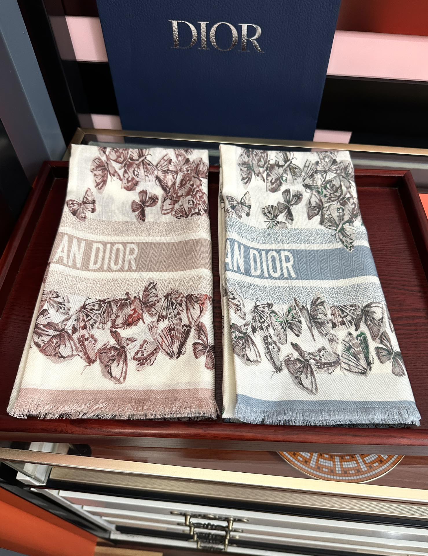 上新 迪奥🔥2080双面同色【蝴蝶🦋花朵系列】太美了[吃瓜]下手一定要快[嘴唇]四季都可以用[勾引]真心