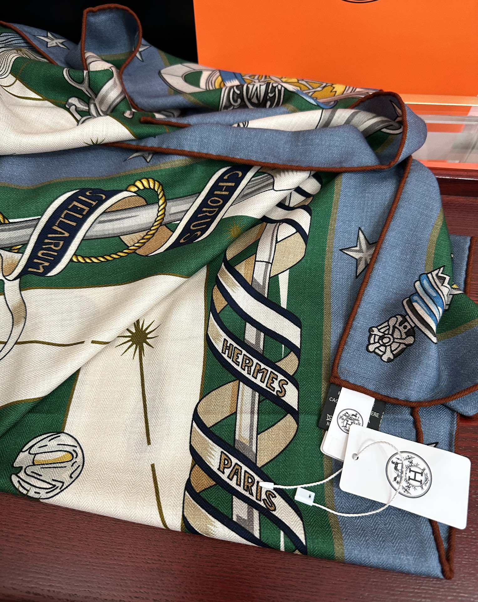 。新款 爱马仕 官网同步【星辰合唱曲】2025秋冬新款[爱心]新一季丝巾采购清单估计各位养马人们已经列好