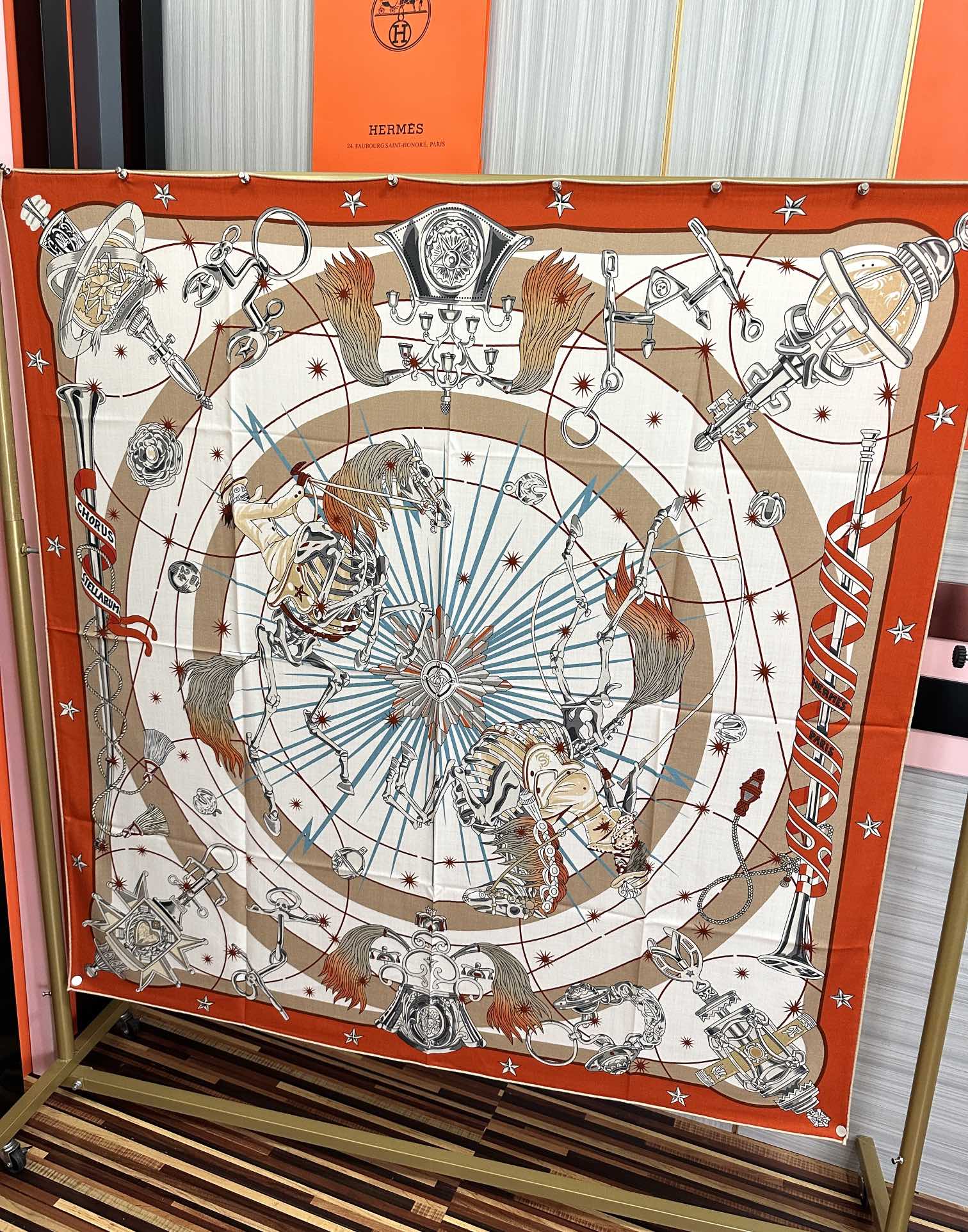 。新款 爱马仕 官网同步【星辰合唱曲】2025秋冬新款[爱心]新一季丝巾采购清单估计各位养马人们已经列好