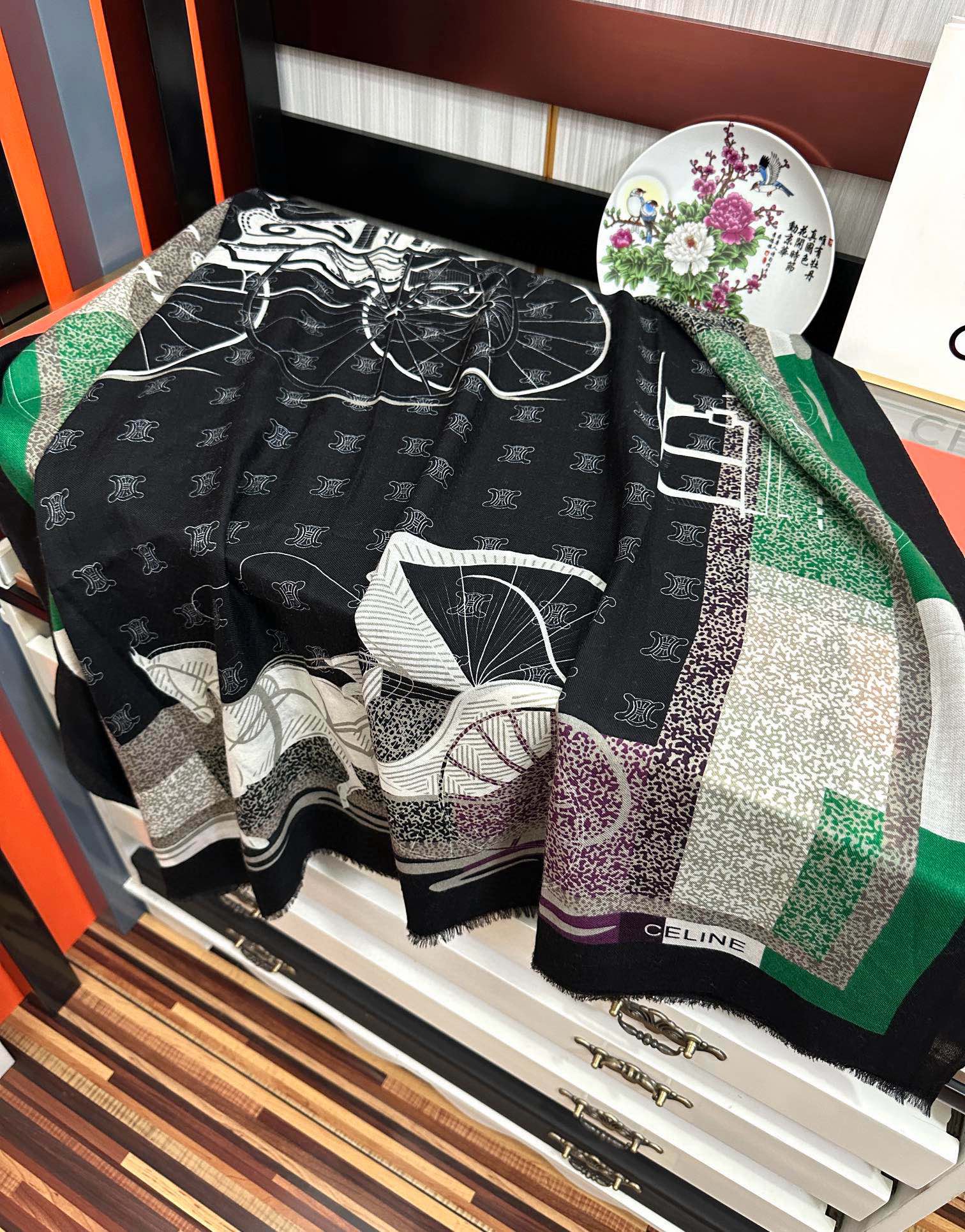 🔥 2080赛林 最新款 顶级设计太美了，真心赞👍😘💍实物真心美 🎀披肩配以印花💓💃🏻无论设计喷绘都是非