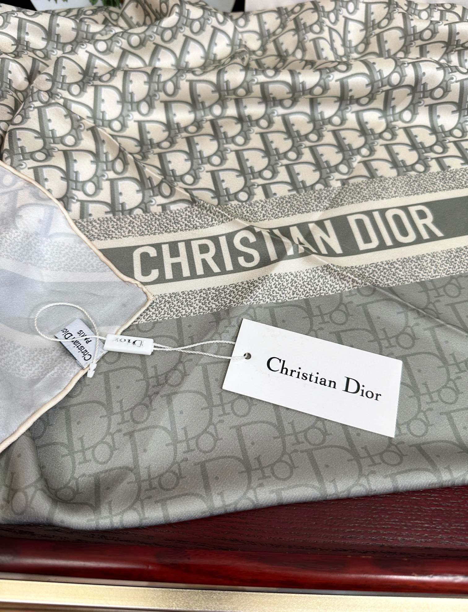 🔥 迪澳2025【D字印花字母】春夏季新款，太美了[玫瑰]买到都说好👍下手一定要快高端 大爱❤️女人尤物