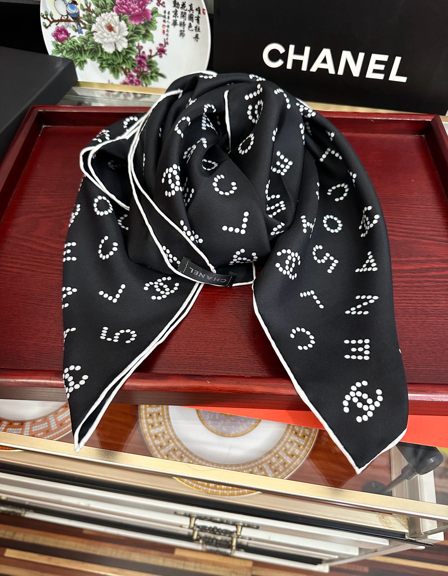 🔥 2080香奈儿 官网同步【双面同色 18姆米】 高版本👍香奶奶永远都是比较经典[發]一条印有字母Lo