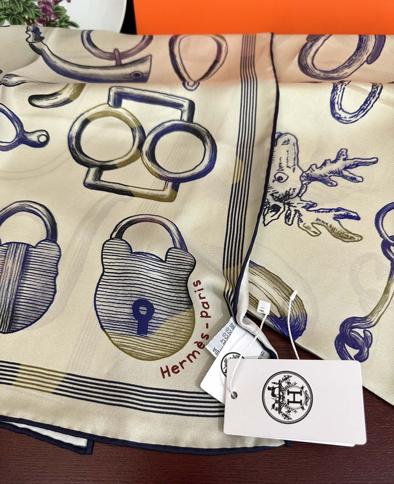 🔥高品质2025爱马仕最新款 官网同步 [太阳]精致卷边[嘴唇]太美了品质感很显好[得意]好搭到上瘾的丝