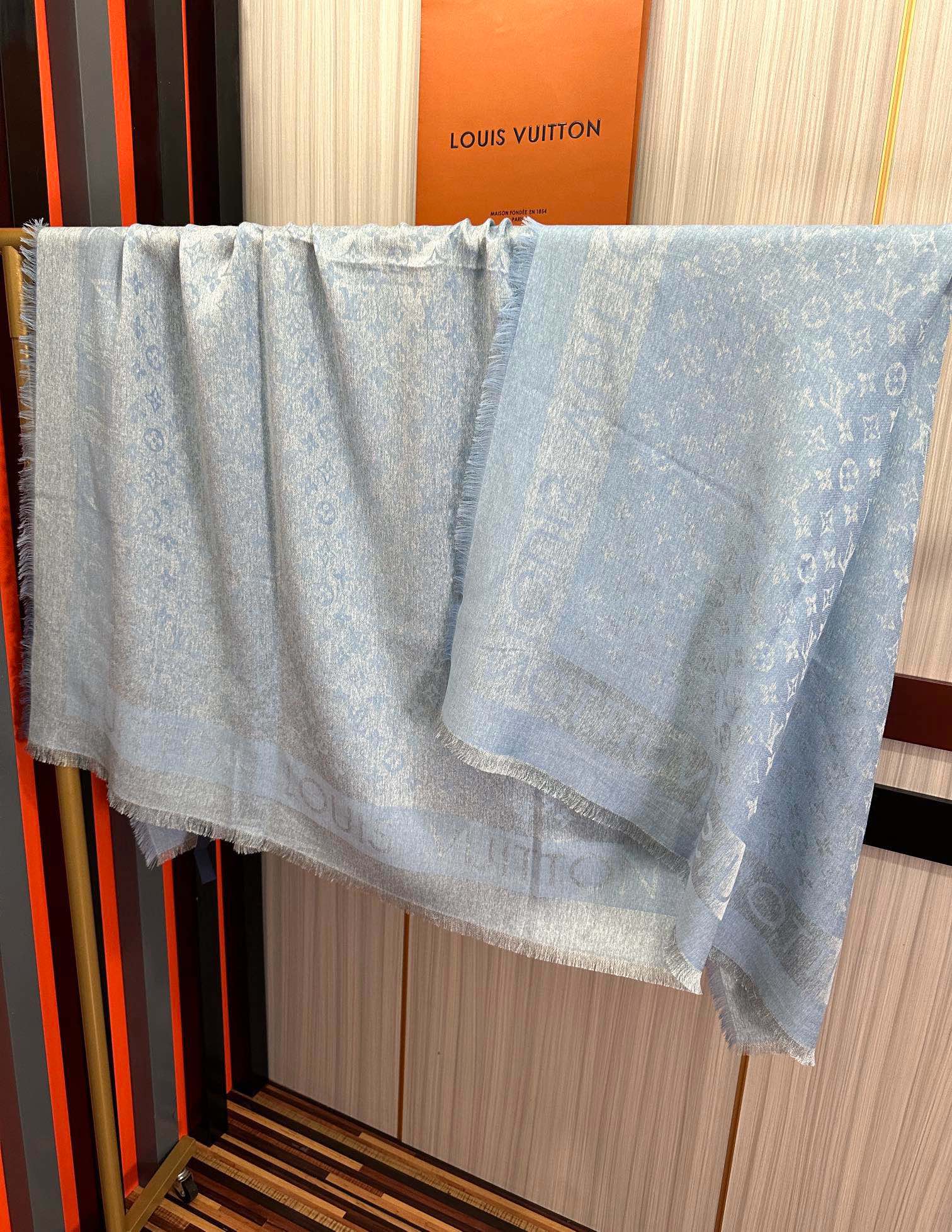 🔥2080最新款LV重磅推荐太美了[得意]，永不过时，好货不怕晚，经典款L家人手必备一条最最经典款💪🏻💪