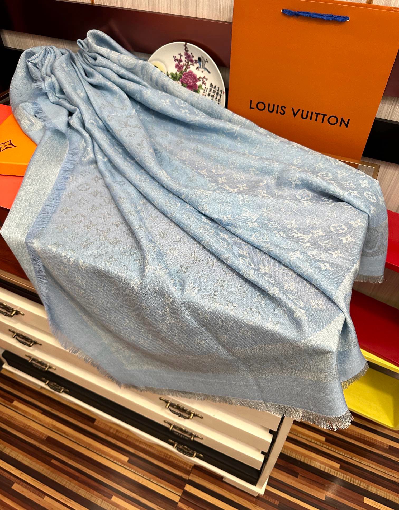 🔥2080最新款LV重磅推荐太美了[得意]，永不过时，好货不怕晚，经典款L家人手必备一条最最经典款💪🏻💪