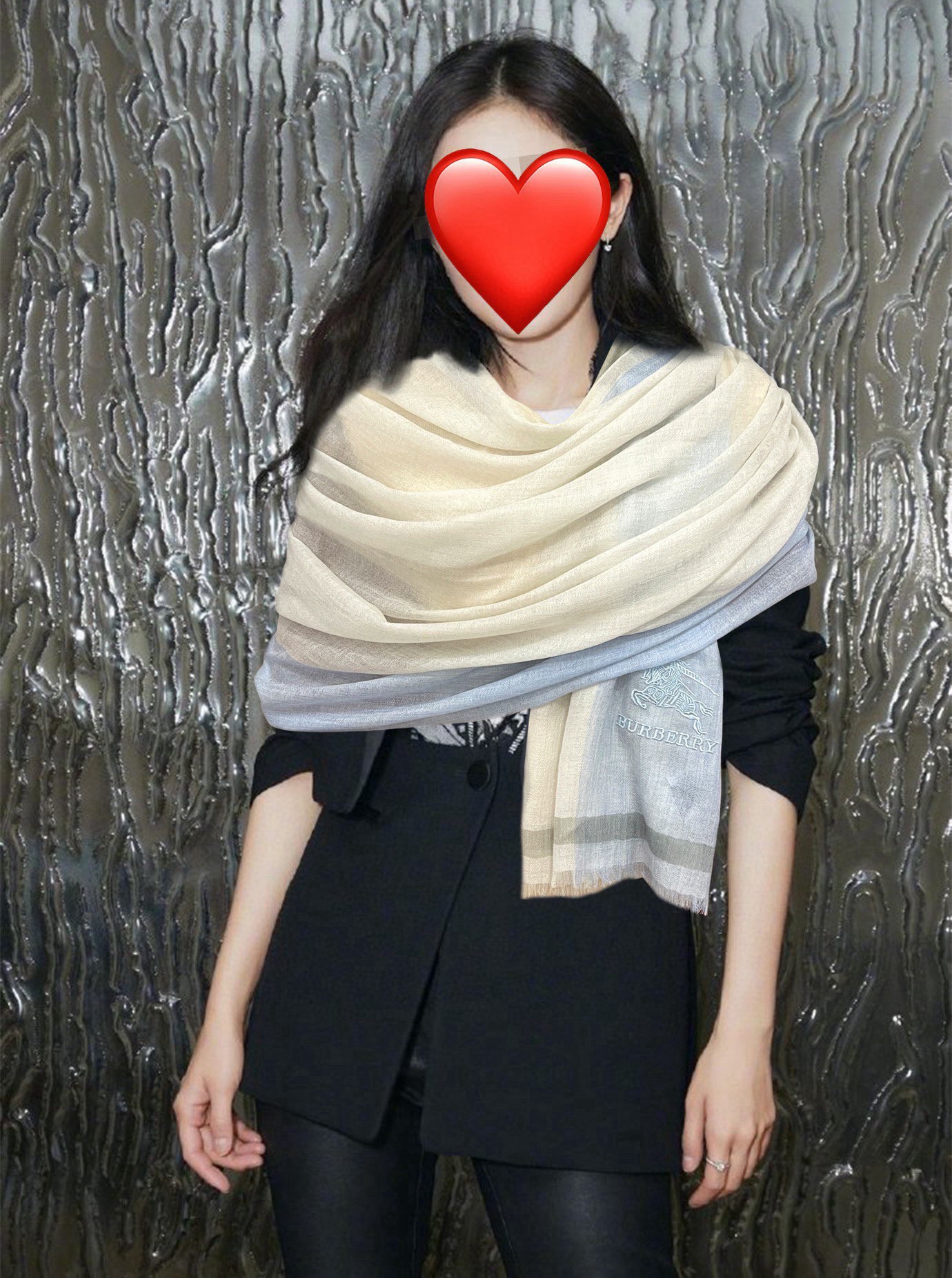 NO:342446,New Burberry's heavy recommendation is so beautiful that it has been popular for N years. Everyone likes the trendy people have several scarves in the wardrobe. Changing a scarf is enough to make you feel refreshed. High-end quality, different folds can bring out different styles, the fabric is soft and comfortable, intellectual and famous people have various styles of high-version scarves, high-version scarves, burberry, burberry19860909上新 巴宝莉重磅推荐太美了火爆N年的格子,人人都喜欢时潮人都有好几条巴家围巾放在衣橱,换条围巾就足够让你有焕然一新的感觉.高端品质,不同折叠可以带出不同款式,面料柔软舒适,知性名媛各种风格高版本围巾,高版本围巾,burberry,burberry,scarf