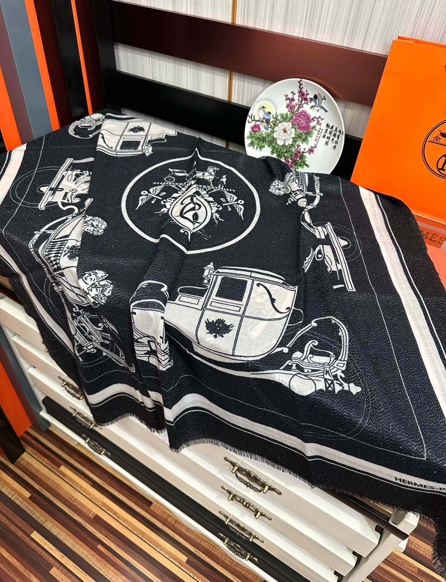 上新🔥 2080爱马士银丝最新款[吃瓜]女人们必备款[礼物]闪闪发光[咖啡]顶级设计太美了，真心赞👍【羊