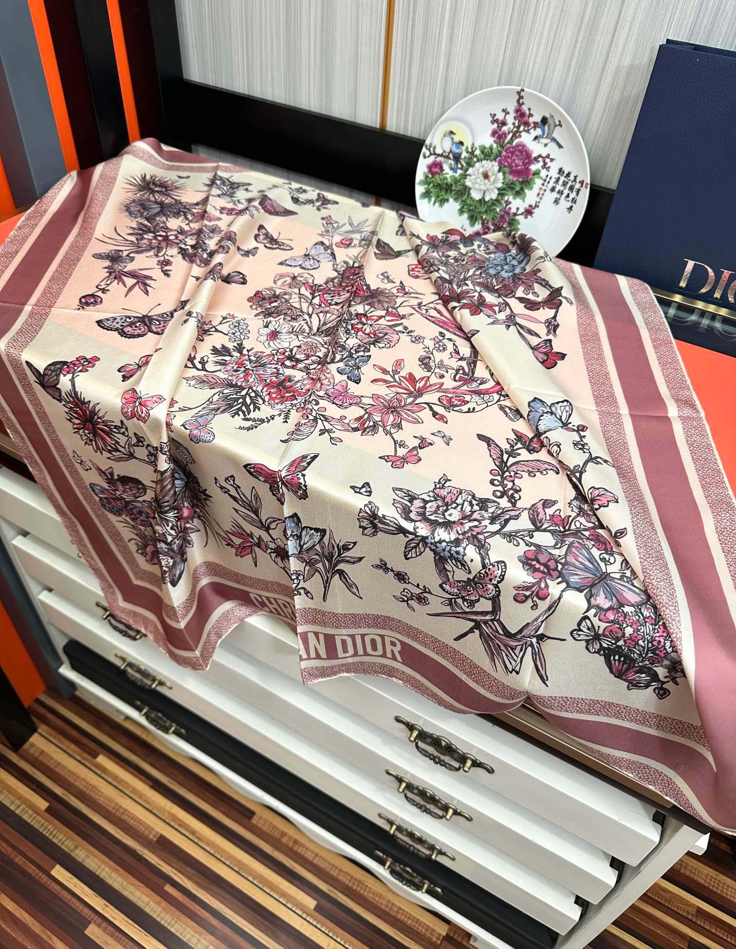 🔥 迪澳2025春夏季新款，太美了[玫瑰]买到都说好👍下手一定要快高端 大爱❤️女人尤物 货极少 四季都