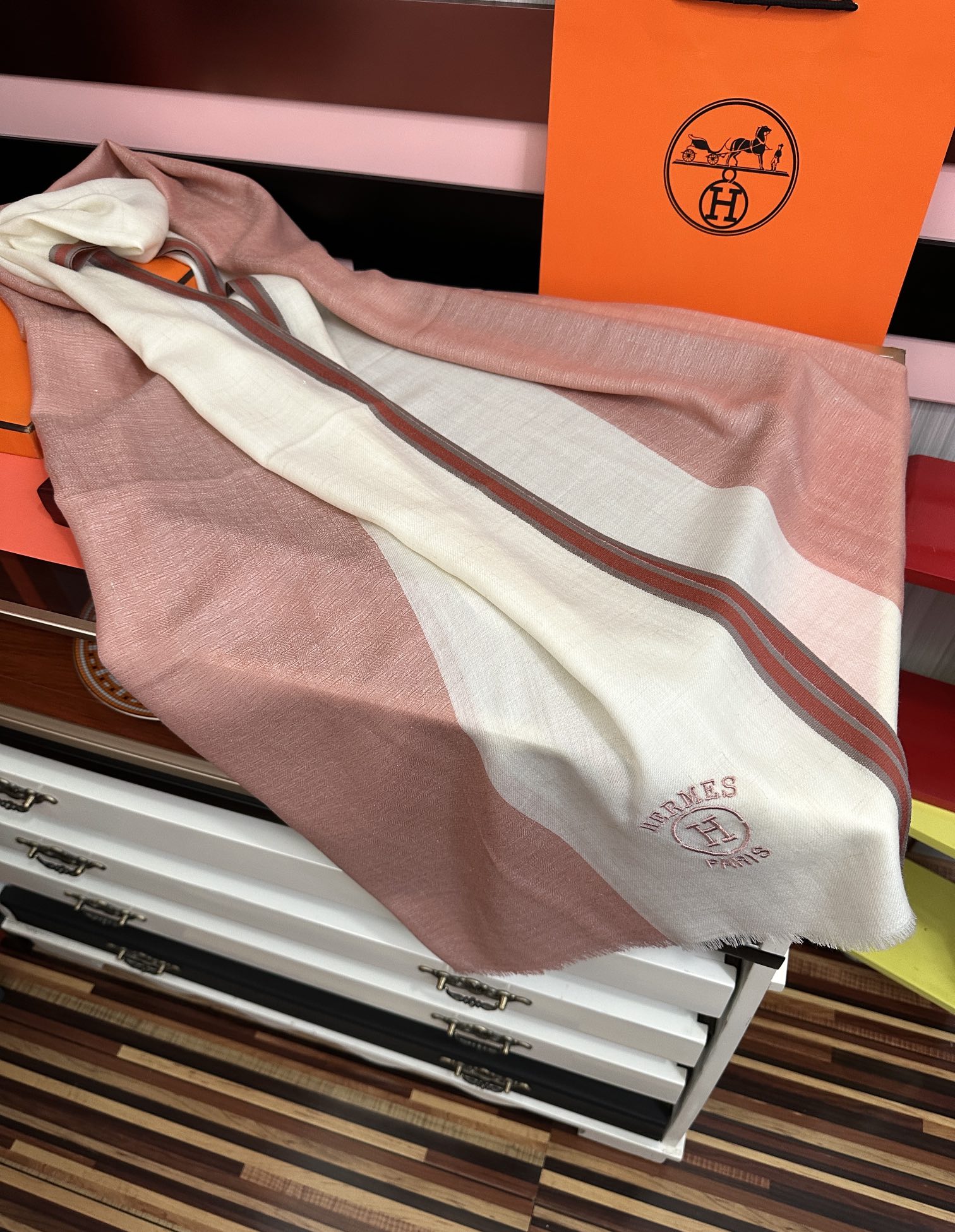 新款🔥2080爱马士🧣太美了[庆祝]万众瞩目经典版到货🎆最优质的年轻设计师推出的最新概念👓搭配调色纱染再