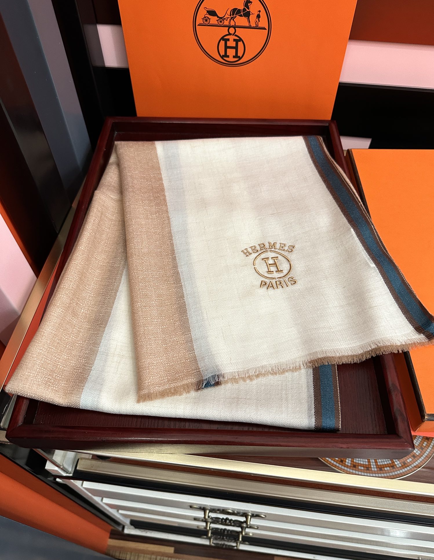 新款🔥2080爱马士🧣太美了[庆祝]万众瞩目经典版到货🎆最优质的年轻设计师推出的最新概念👓搭配调色纱染再