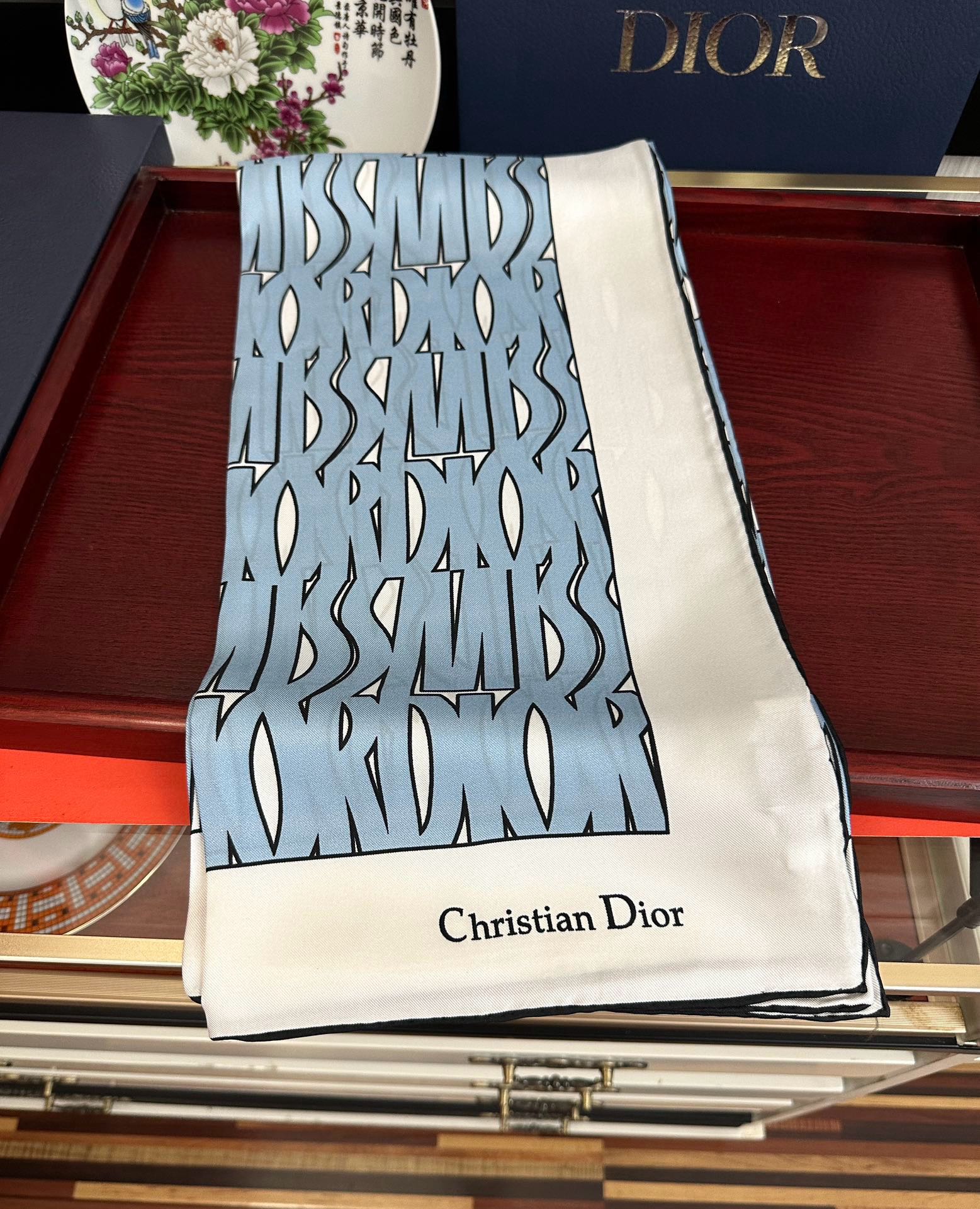 🔥Dior Chardons 2025新款 图案印花[得意]展示象征着保护[色]韧性和自由的苏格兰[庆祝