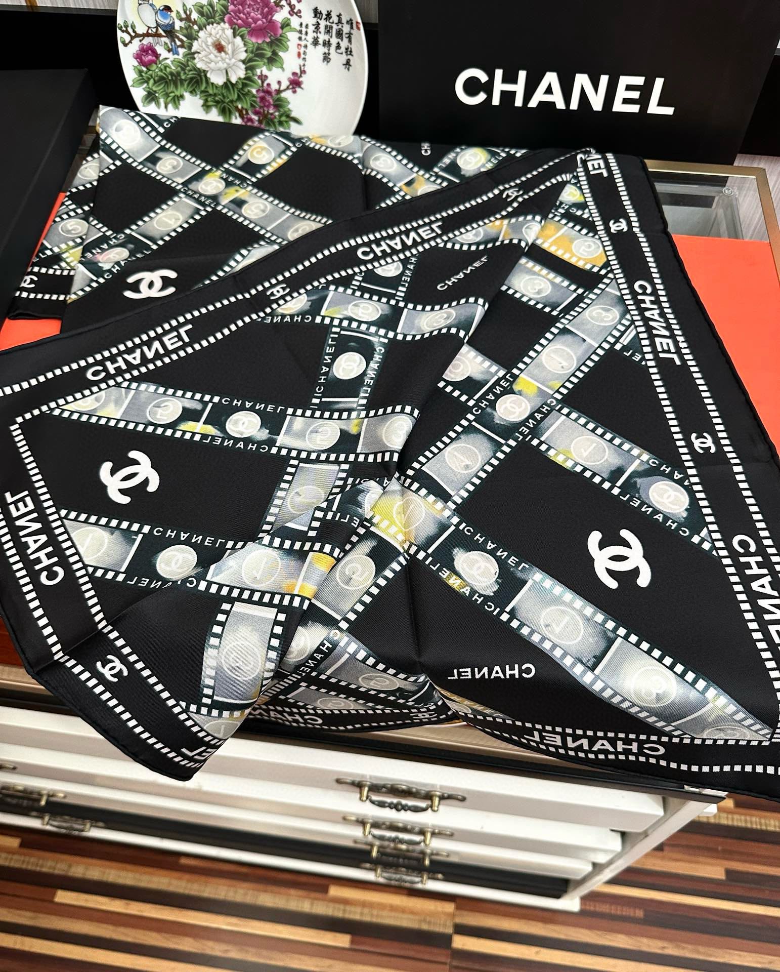 🔥𝐂𝐡𝐚𝐧𝐞𝐥 高品质【双面同色 电影胶卷🎞️】18姆米 原单品质[庆祝]今年第一款一眼心动的系列[玫瑰