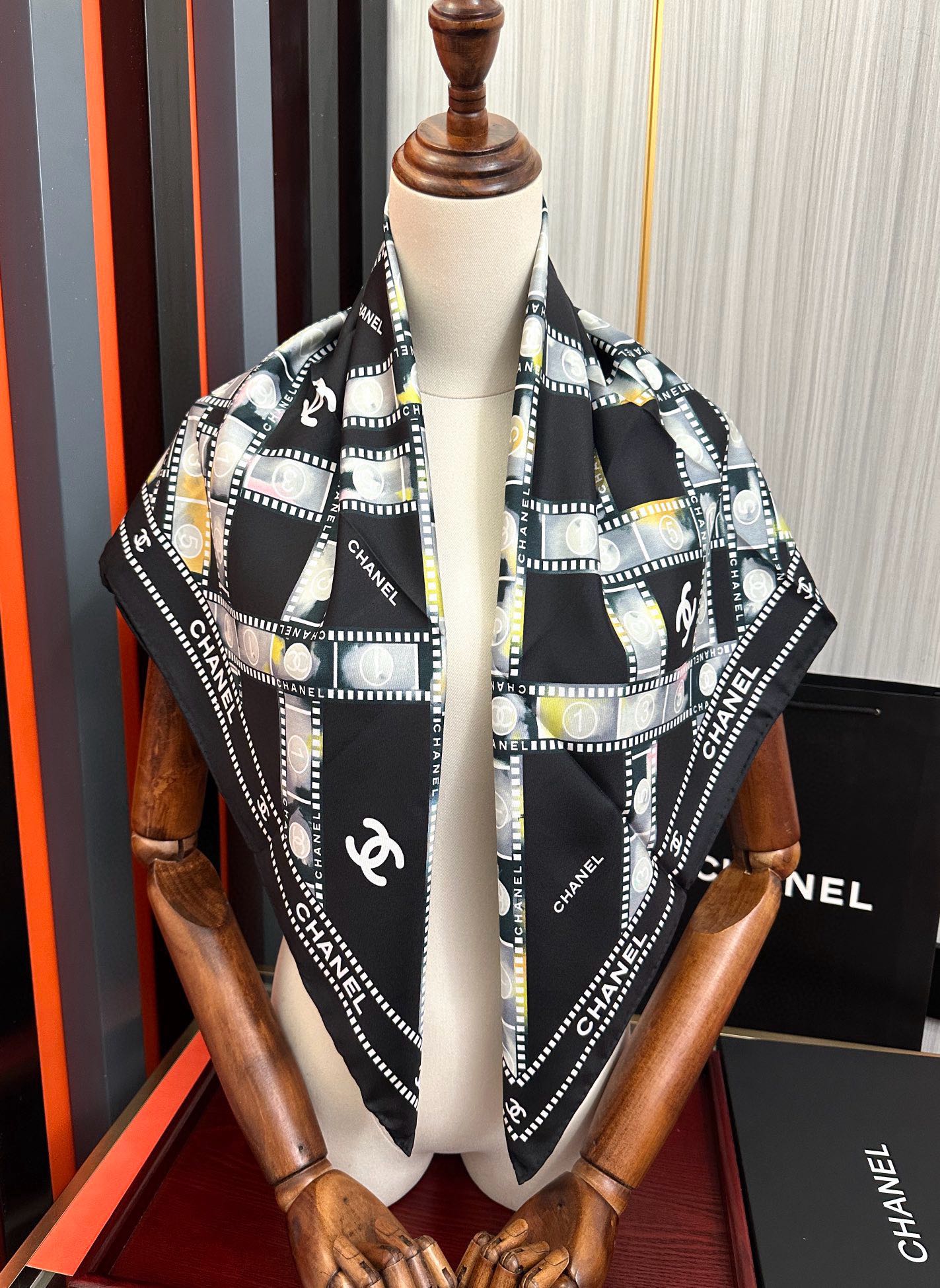 🔥𝐂𝐡𝐚𝐧𝐞𝐥 高品质【双面同色 电影胶卷🎞️】18姆米 原单品质[庆祝]今年第一款一眼心动的系列[玫瑰