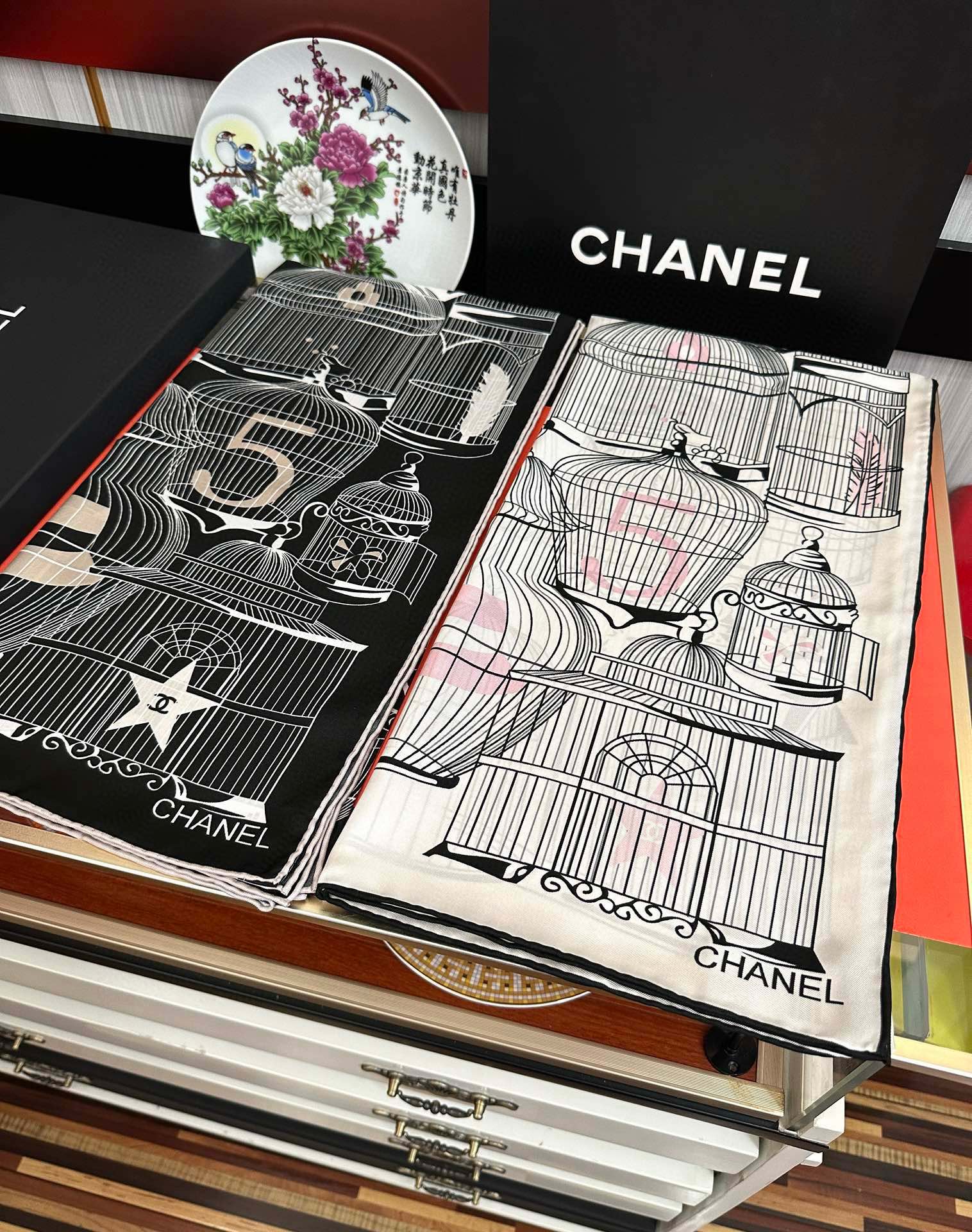 🔥2080最新款 香奈儿 顶级设计师 又一新款出货了[庆祝]靓女们必备款[色]太美了[玫瑰]上身效果非常