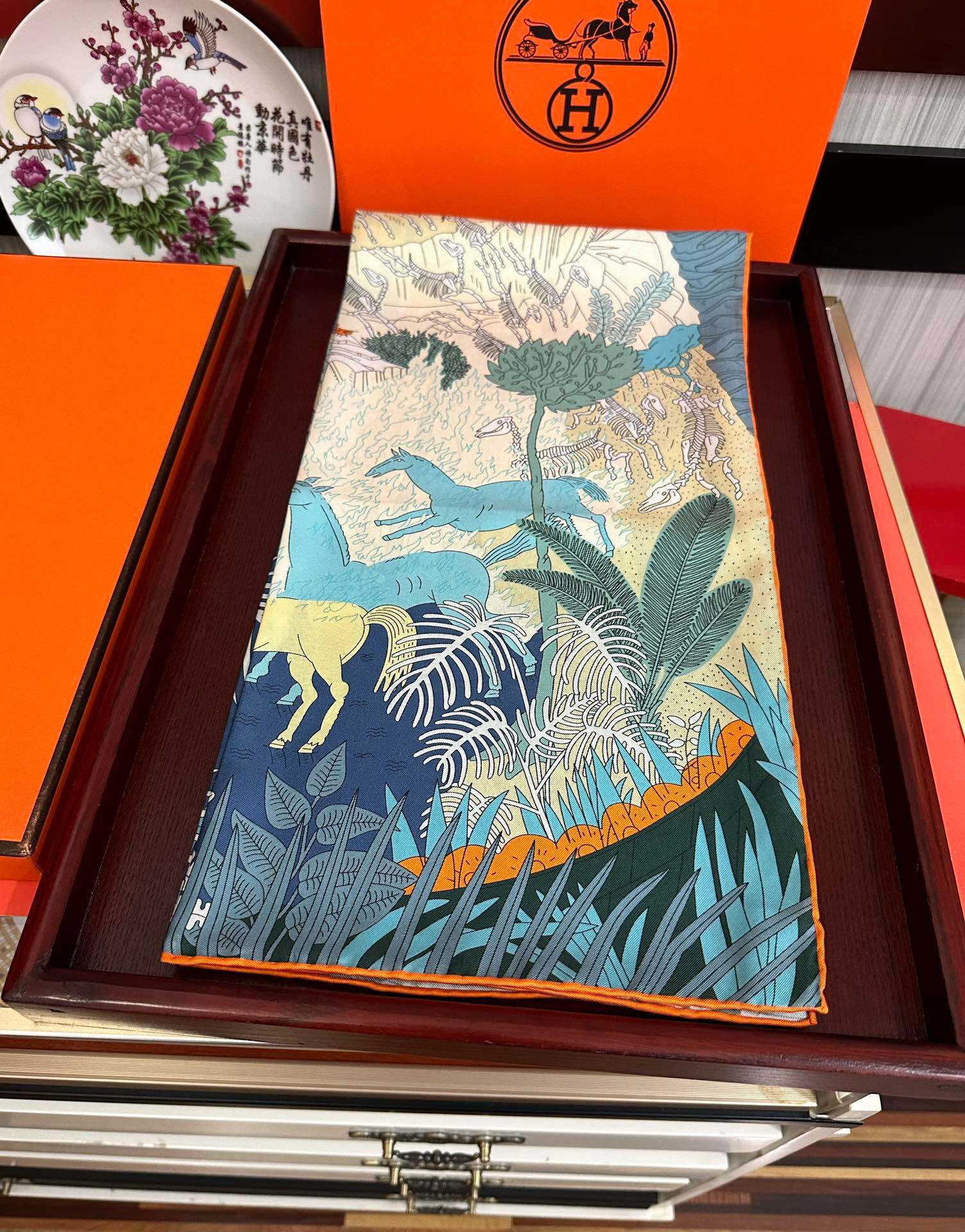 上新2025 。HERMES 重磅[庆祝]【大自然动物森林】方巾[嘴唇]精简时髦，品质感很显好[得意]好