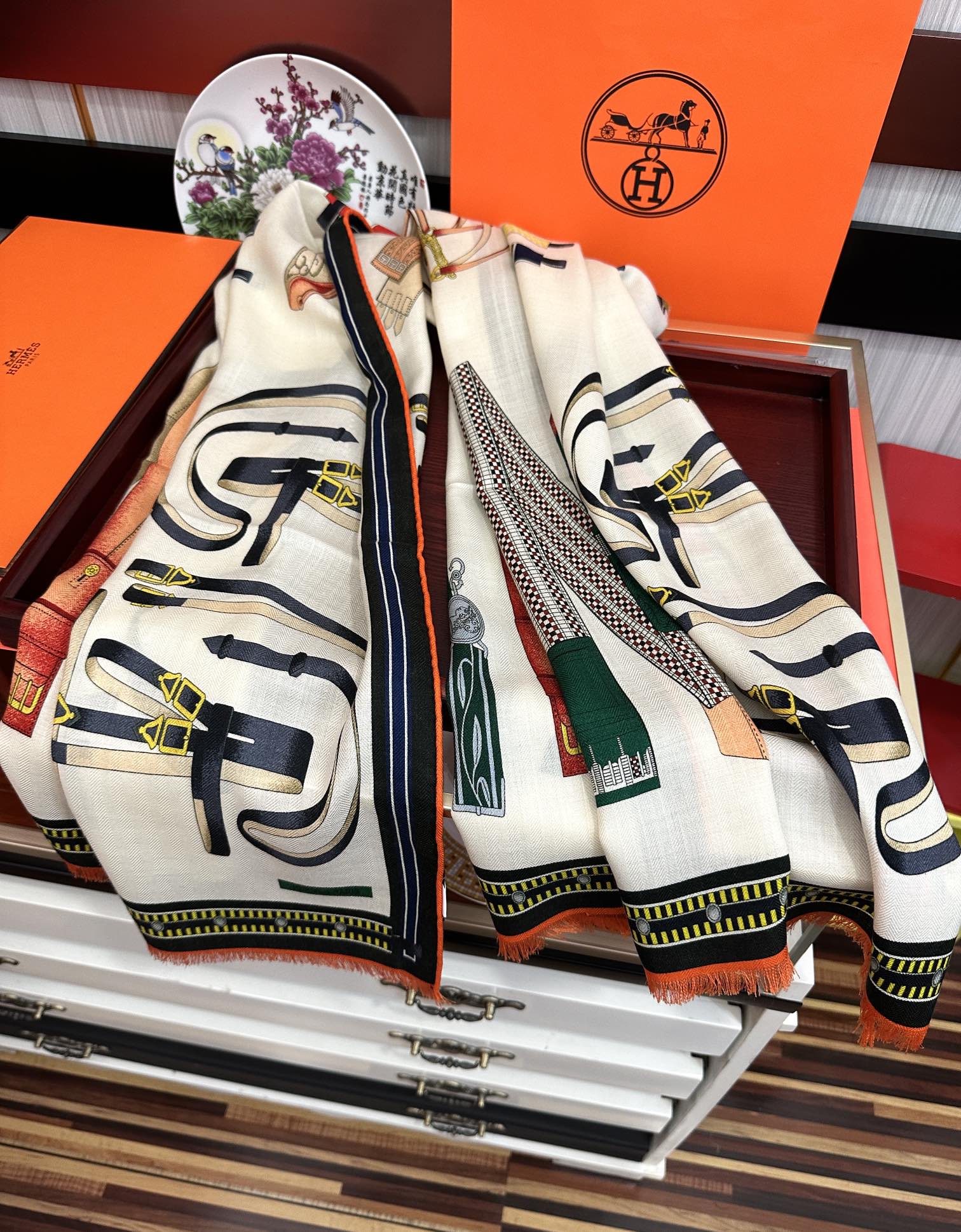 上新 爱马仕。2010【双面同色骏马】太美了[吃瓜][嘴唇]四季都可以用[勾引]真心美的让人非常非上身效