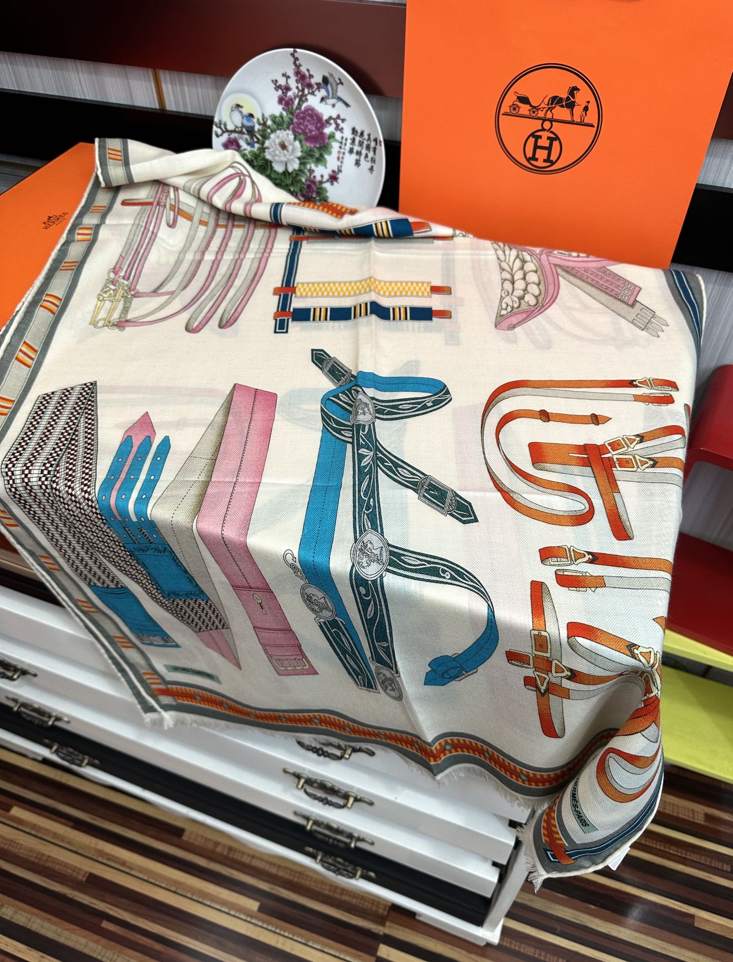 上新 爱马仕。2010【双面同色骏马】太美了[吃瓜][嘴唇]四季都可以用[勾引]真心美的让人非常非上身效