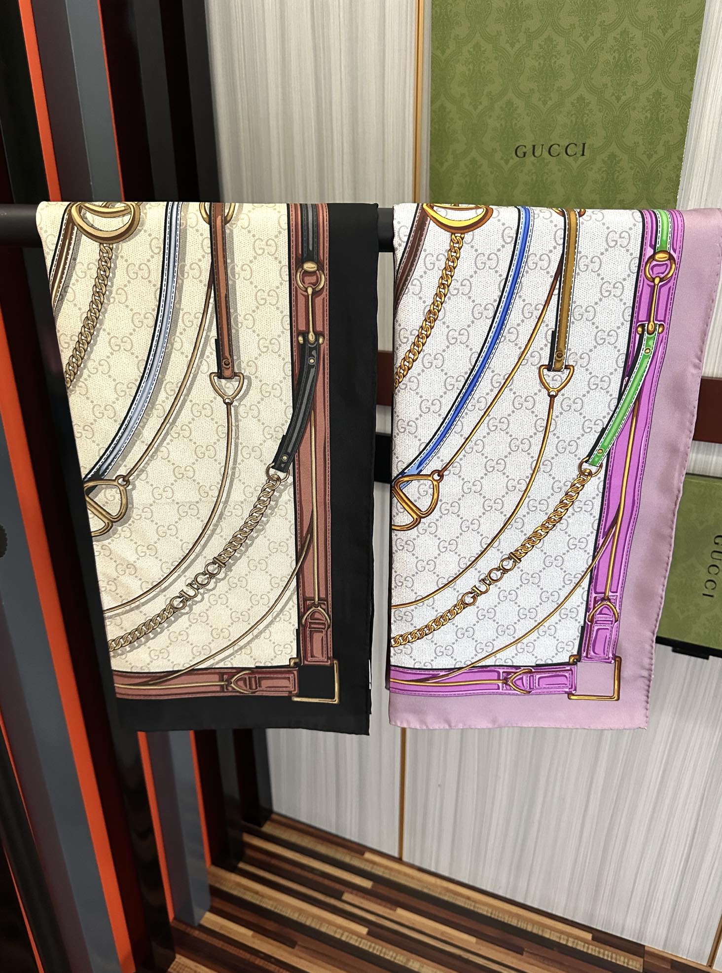 新款 。古奇 2025太美了必备款官网同步《皮革GG图案系列》印花方巾[庆祝]手工卷边品牌标志性不断焕新