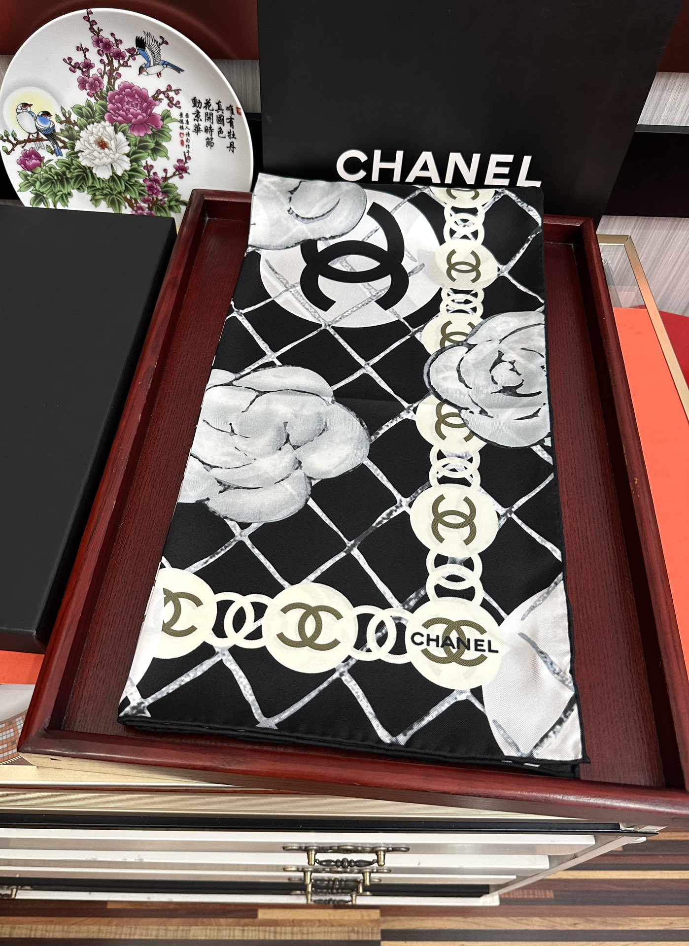 。2010高品质 香奈儿【山茶花系列】 精致款边 永远都是那么经典[發]『▪️落入安稳，经典宇宙情人』香