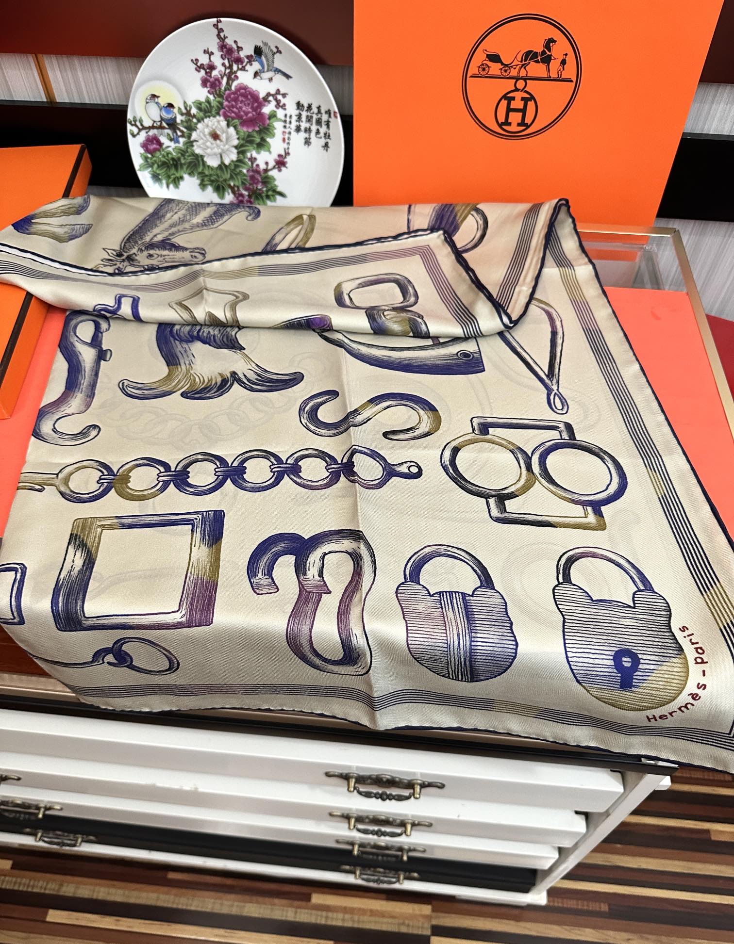 。高品质2025爱马仕最新款 官网同步 [太阳]精致卷边[嘴唇]太美了品质感很显好[得意]好搭到上瘾的丝