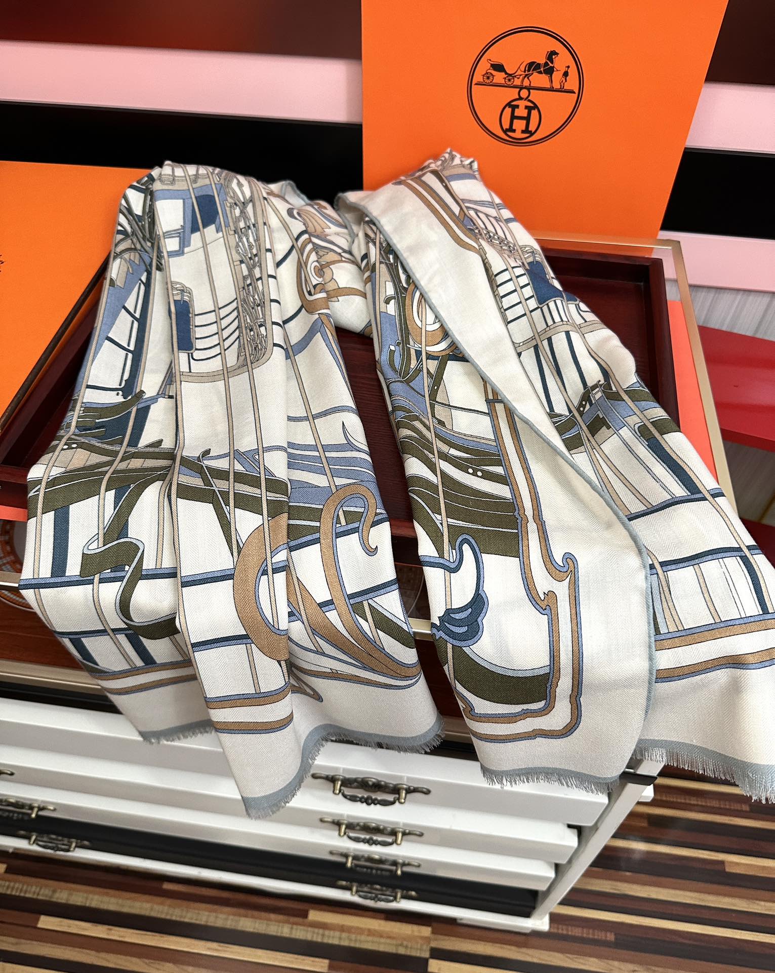 。新款 爱马仕。【双面同色】太美了[吃瓜]下手一定要快[嘴唇]四季都可以用[勾引]真心美的让人非常非上身