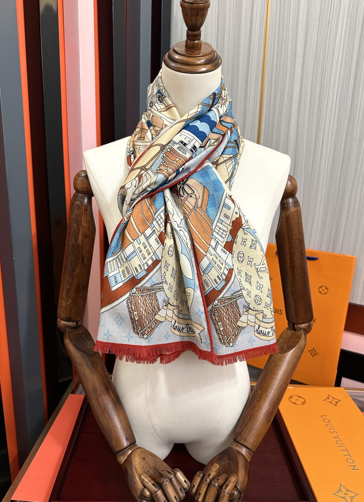 。 新款LV。高品质 【双面同色】女生必备款[得意]随便怎么围都好看[色]大气时尚 太美了[吃瓜]下手一