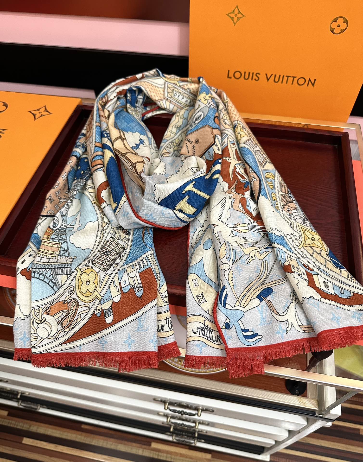 。 新款LV。高品质 【双面同色】女生必备款[得意]随便怎么围都好看[色]大气时尚 太美了[吃瓜]下手一