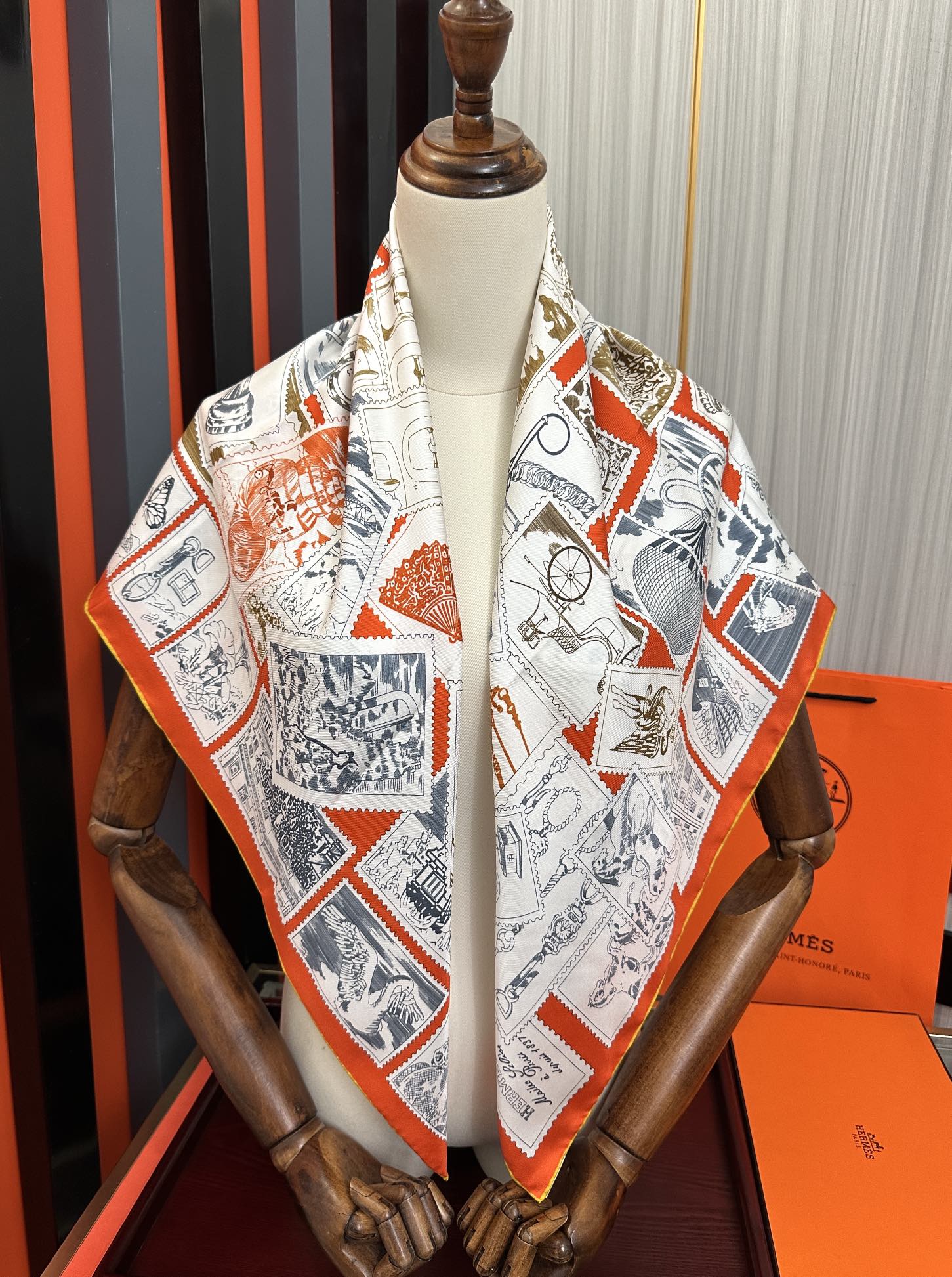 上新2025 。HERMES 重磅[庆祝]【福宝集邮者】90方巾[嘴唇]精简时髦，太美了 品质感很显好[