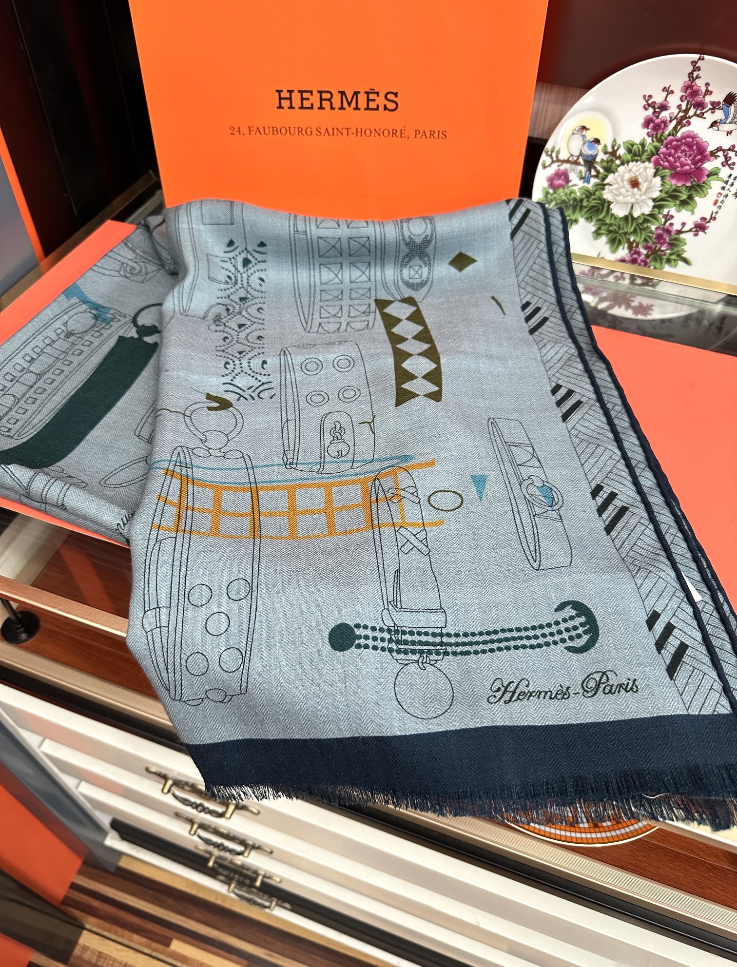 新款爱马士。2010双面同色印花[吃瓜]四季都可以用真心美的让人非常非上身效果简直美翻了 品质非常完美👍