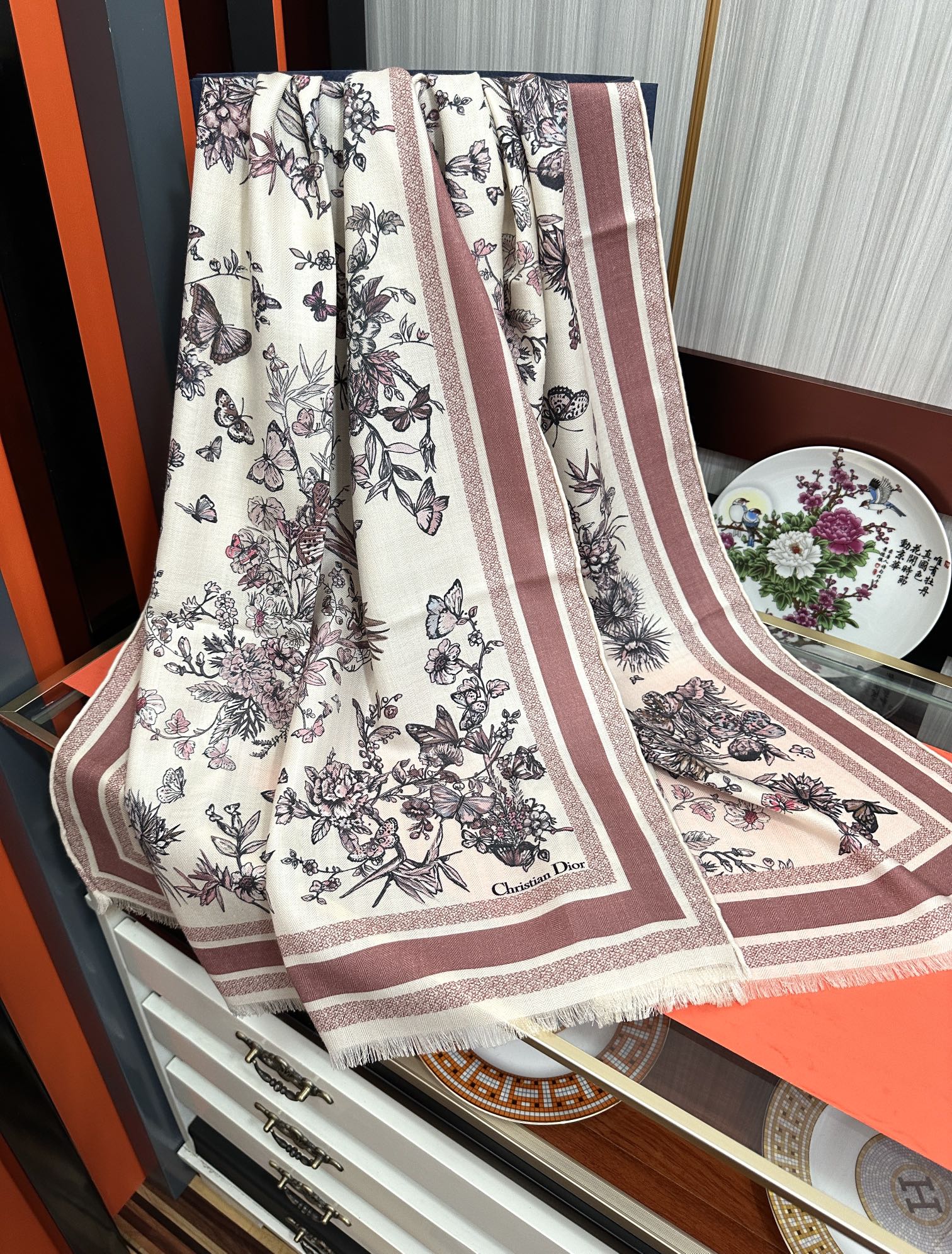 上新 迪奥。2010双面同色【花卉系列】太美了[吃瓜]下手一定要快[嘴唇]四季都可以用[勾引]真心美的让