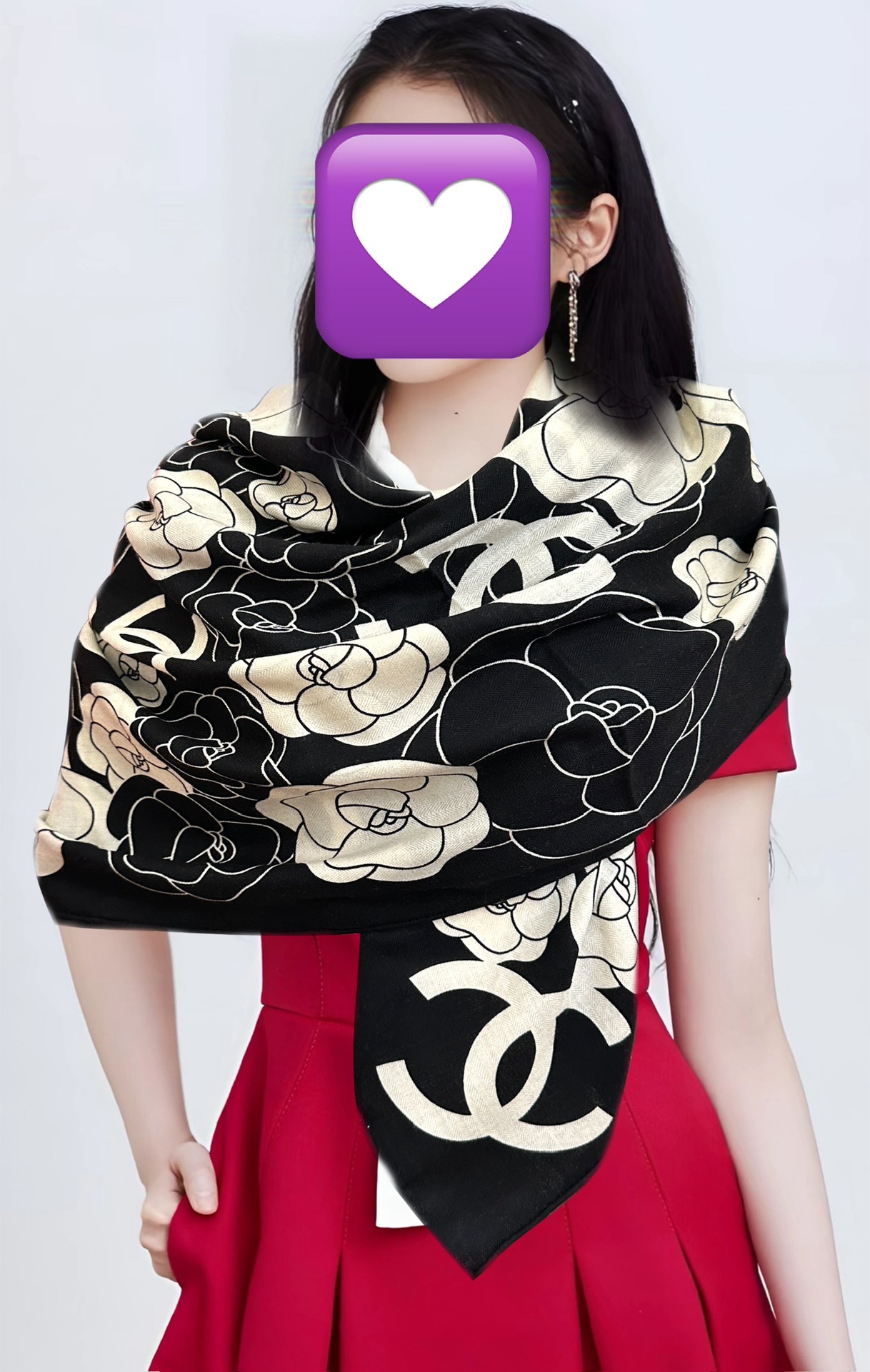 NO:511433,New 2025 Chanel is so beautiful [Double-sided and same color] [Hair] Classic camellia hat design elegant style [Gift] ~ Temperament to the bones [Color] The fabric of the fragrant grandma in the new season is super high-end, really super soft, smooth [Sun] Very tough, it is not easy to be easily hooked! The new series released this year~ I am really beautiful with this design [strong] A small-scented silk scarf [color] gives you the best match [lip] The upper body effect is simply elegant and elegant [gift] very lively. The layered and elegant texture. [celebration] The fragrance powder must be put into [hair] The upper body effect really needs no further beauty (it feels more with clothing, shoes and bags) [beer] The real thing is definitely more beautiful [strong] Classic black and white [sun] Size 140x140, material 30 silk silk cashmere, high-version scarf, chanel, real silk, hats19860909上新2025 香奈儿 太美了【双面同色】[發]经典茶花帽子设计优雅风[礼物]~气质到骨子里[色]香奶奶新一季的面料超高级,真心超级柔软,丝丝顺滑[太阳]韧性很强 不容易被轻易勾丝！今年新出的系列~真的被这样的设计美到[强]一条小香的丝巾[色]给你最好的搭配[嘴唇]上身效果简直优雅气质到不行[礼物]非常灵动.层次优雅质感.[庆祝]香粉必入[發]上身效果真的不用多说的美(搭配服饰鞋包更有感觉)[啤酒]实物绝对更美[强]经典黑白色[太阳]尺寸140x140、材质30真丝丝羊绒,高版本围巾,高版本围巾,chanel,real silk,hats,scarf