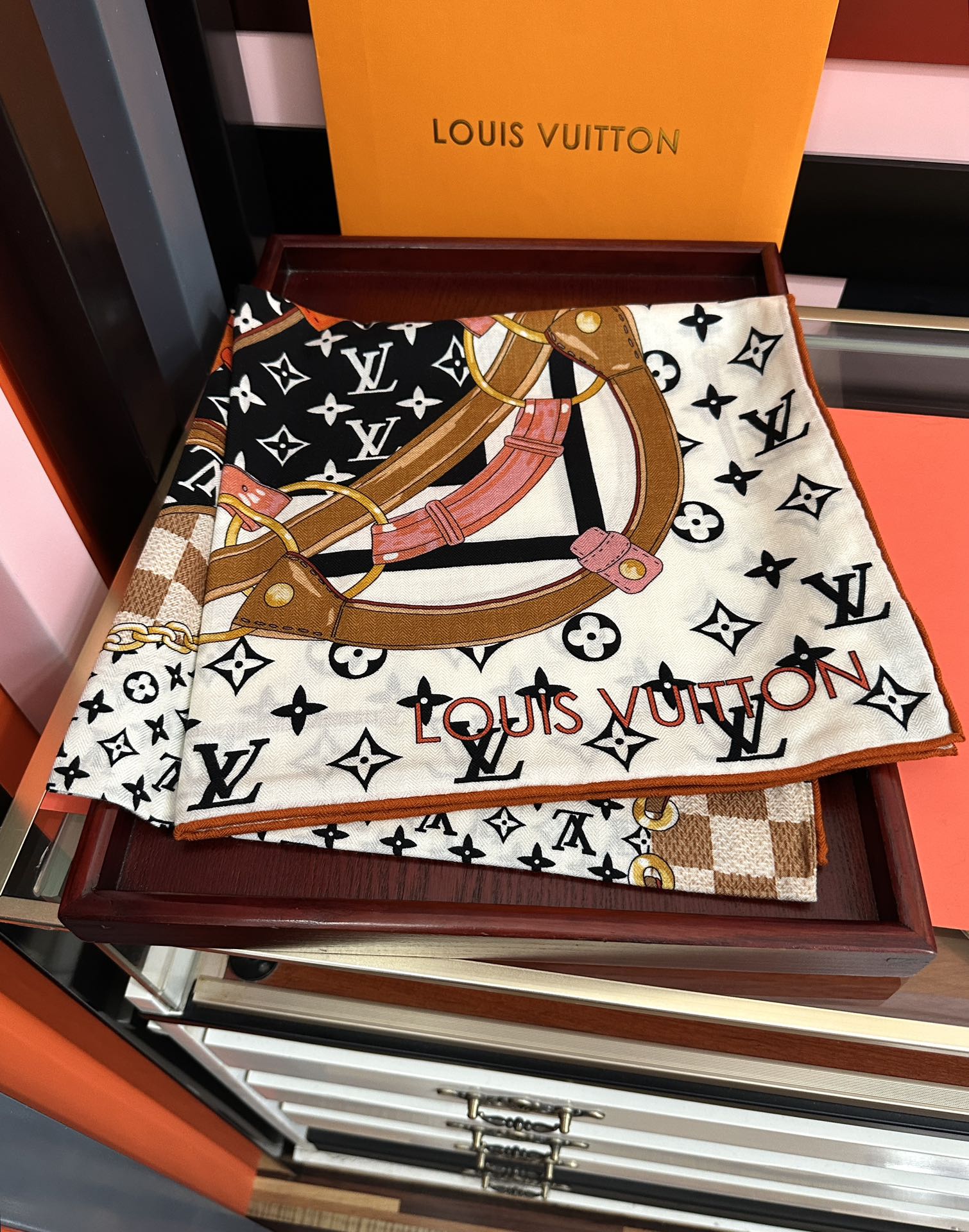 ❤️上新 太好看了 L v 高品质 2025顶级设计 ZG同步【双面同色】经典优雅[礼物]~气质到骨子里