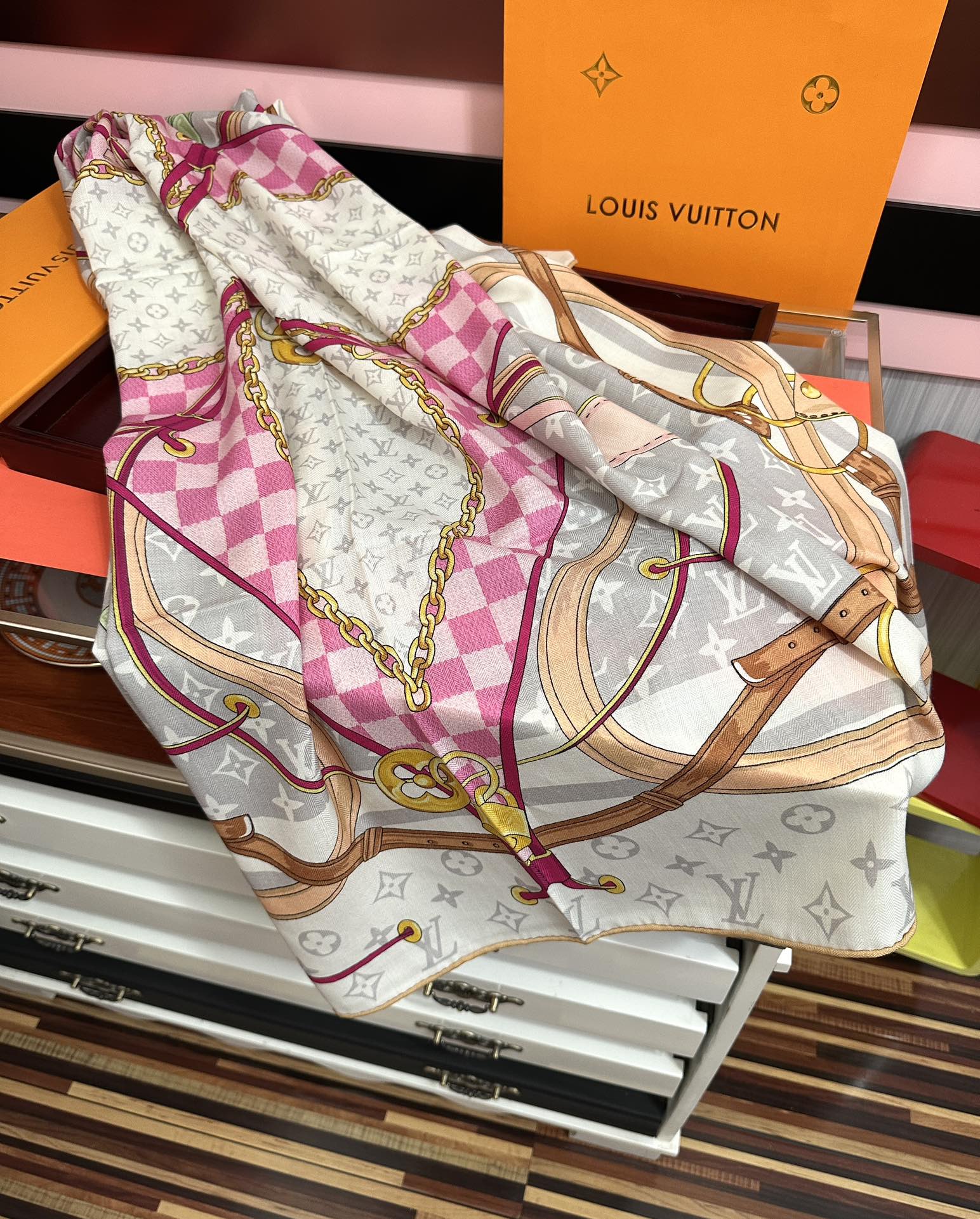 ❤️上新 太好看了 L v 高品质 2025顶级设计 ZG同步【双面同色】经典优雅[礼物]~气质到骨子里