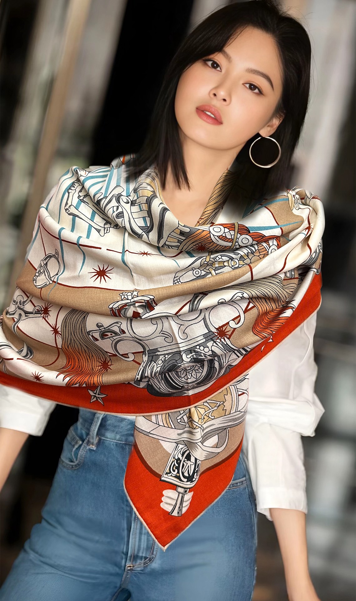 NO:511456,New Hermes official website synchronized [Star Chorus] 2025 Autumn and Winter New [Love] The new season scarf purchase list is estimated to be listed by all horse breeders [Sun] I don’t recommend it. Let’s share some of the old replica models for your reference [Celebration] This season must be purchased from silk scarves cashmere square scarf. I don’t know if it is the horse element used on men’s square scarf or the proportion is very good. Each one is deeply loved by me, both in color matching and theme patterns. [Beer] is also easier to control than women’s models [Rose] and is cheaper. Highly recommended everyone [Strong] Size: 140X140, material 30 silk velvet, 3 colors high-version scarf, high-version scarf, hermes, real silk19860909新款 爱马仕 官网同步【星辰合唱曲】2025秋冬新款[爱心]新一季丝巾采购清单估计各位养马人们已经列好了[太阳]我就不推荐了回头分享一下部分复刻款的老款信息资料供大家参考[庆祝]本季必购一条来自丝巾羊绒丝方巾也不知道是马元素在男士方巾上运用比例高还是正好我每一条无论从配色还是主题图案都深得我心[啤酒]也相较女款好驾驭[玫瑰]还便宜强烈推荐大家[强]尺寸:140X140、材质30真丝丝绒,3色高版本围巾,高版本围巾,hermes,real silk,scarf