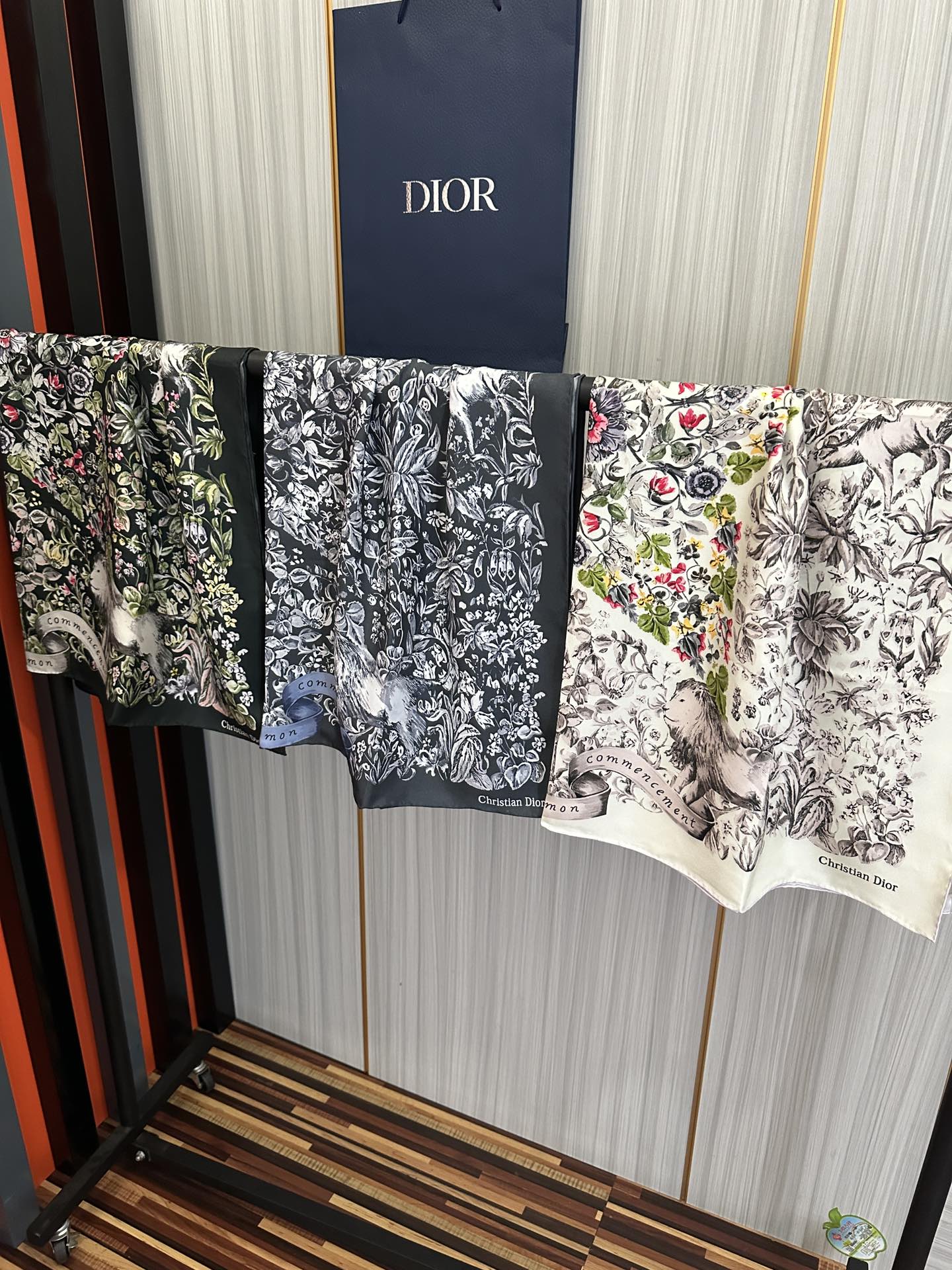 。新款 迪奥 官网同步 【花卉系列】太美了 2025春夏季新款，太美了[玫瑰]买到都说好👍下手一定要快高