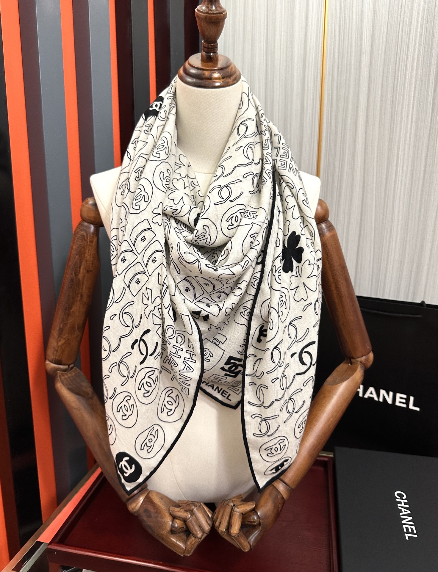 上新❤️香奈儿2025 【双面同色】经典茶花优雅Coco风[礼物]~气质到骨子里[色]香奶奶新一季的面料