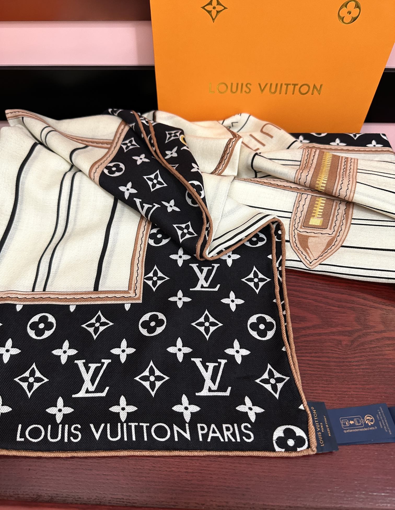 新款❤️LV 2025【双面同色】经典优雅[礼物]~气质到骨子里[色]新一季的面料超高级，真心超级柔软，