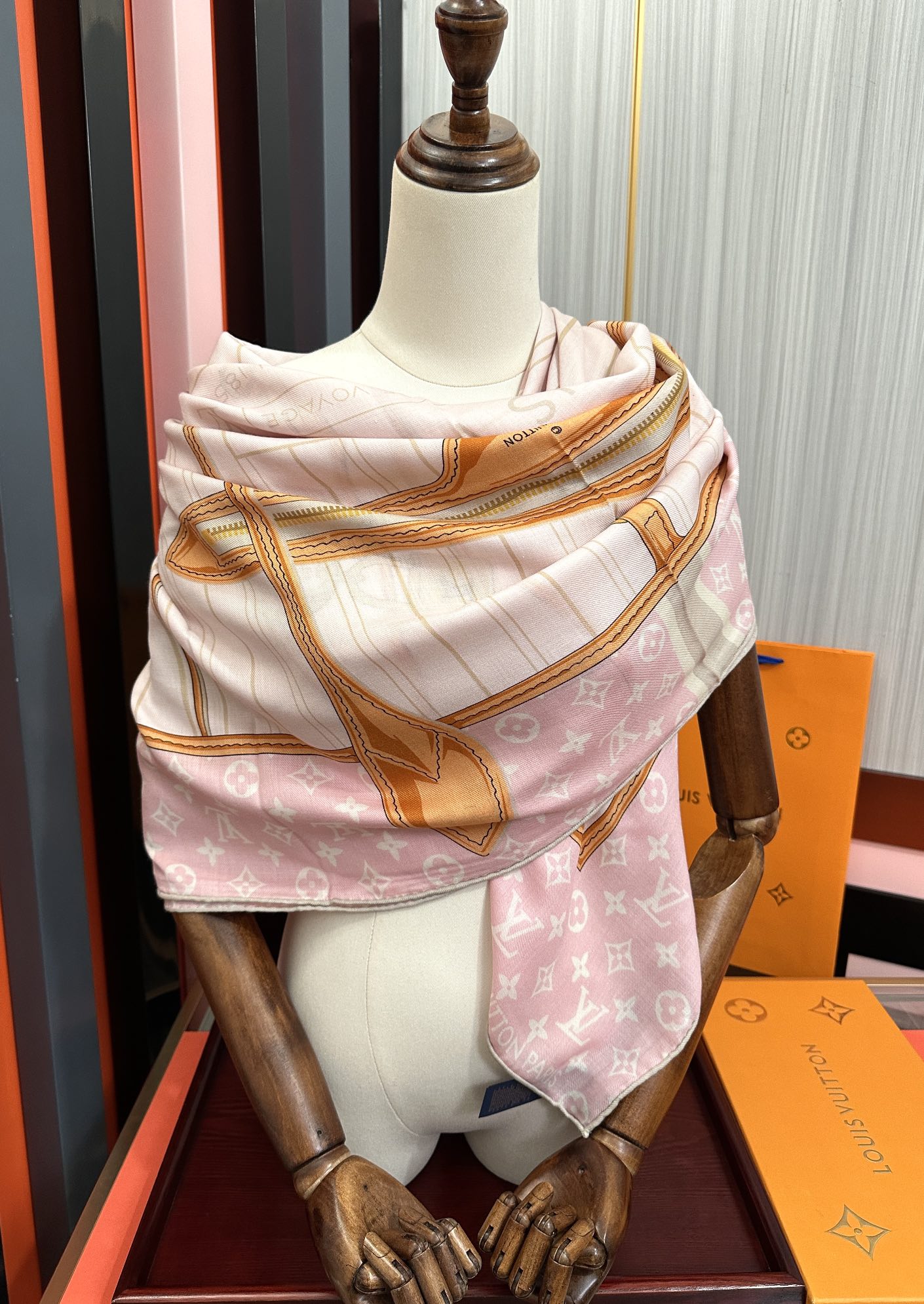 新款❤️LV 2025【双面同色】经典优雅[礼物]~气质到骨子里[色]新一季的面料超高级，真心超级柔软，