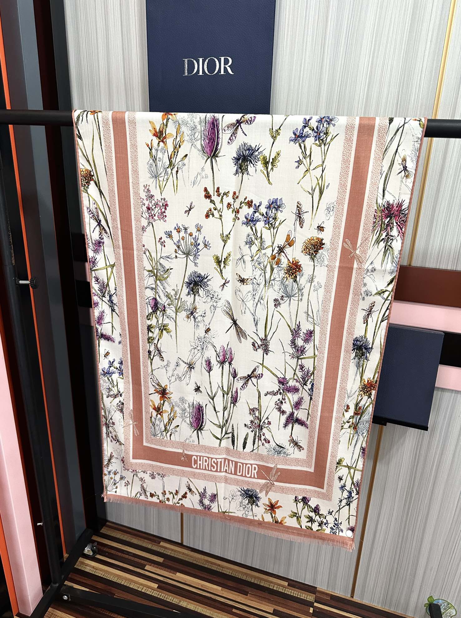 新款。迪奥 太美了[嘴唇]ZG同步 双面同色 [吃瓜]下手一定要快[嘴唇]四季都可以用[勾引]真心美的让