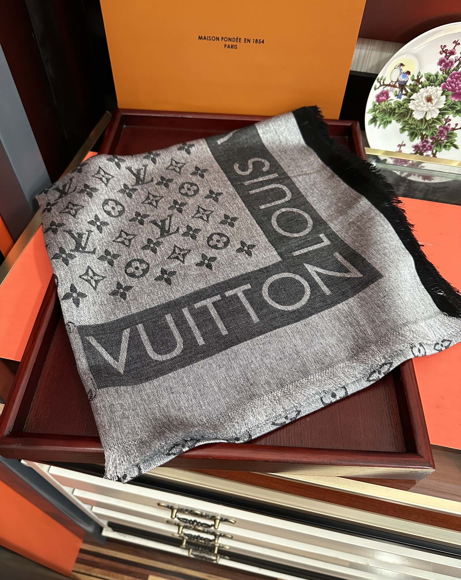 。2010最新款LV重磅推荐太美了[得意]，永不过时，好货不怕晚，经典款L家人手必备一条最最经典款💪🏻💪