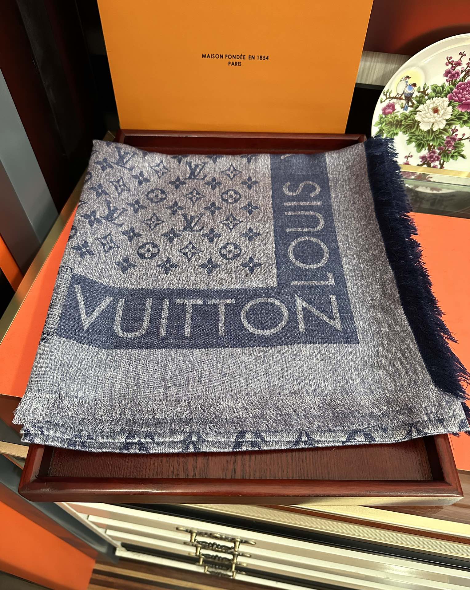 。2010最新款LV重磅推荐太美了[得意]，永不过时，好货不怕晚，经典款L家人手必备一条最最经典款💪🏻💪