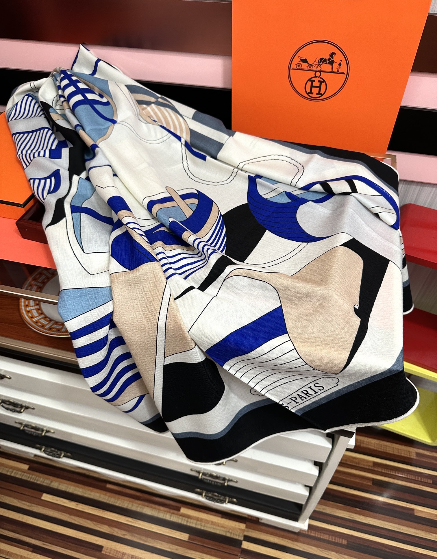 。爱马仕2025秋冬新款[爱心]【马术学院】新一季丝巾采购清单估计各位养马人们已经列好了[太阳]我就不推