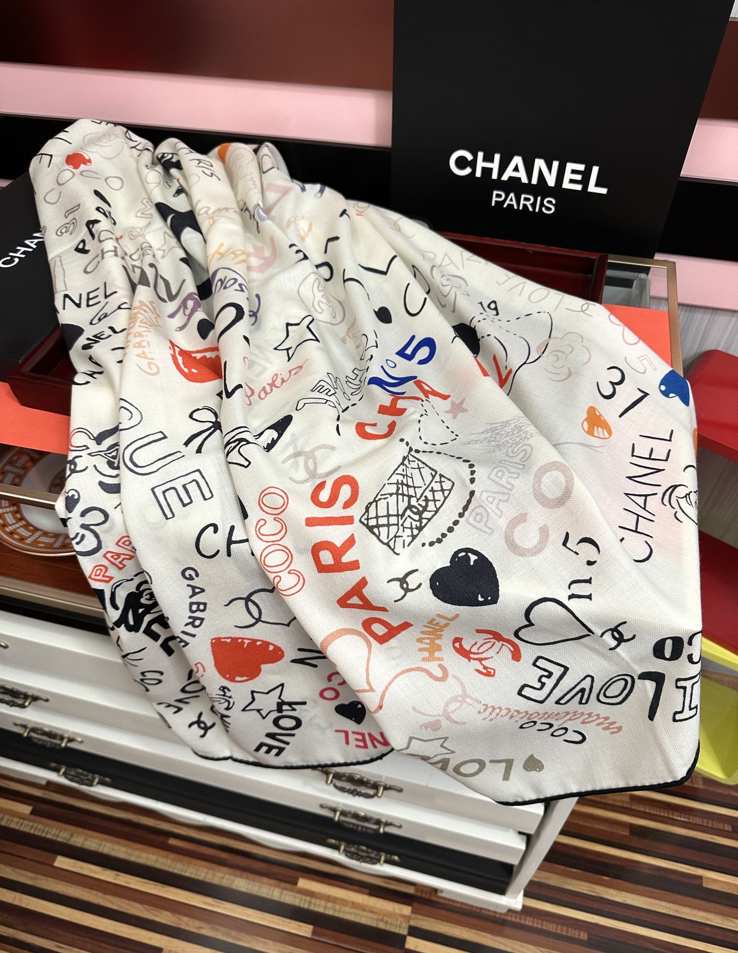 ❤️新款2025 香奈儿 ZG同步【涂鸦印花系列】 太美了 [發]经典茶花帽子🎩设计优雅风[礼物]~气质