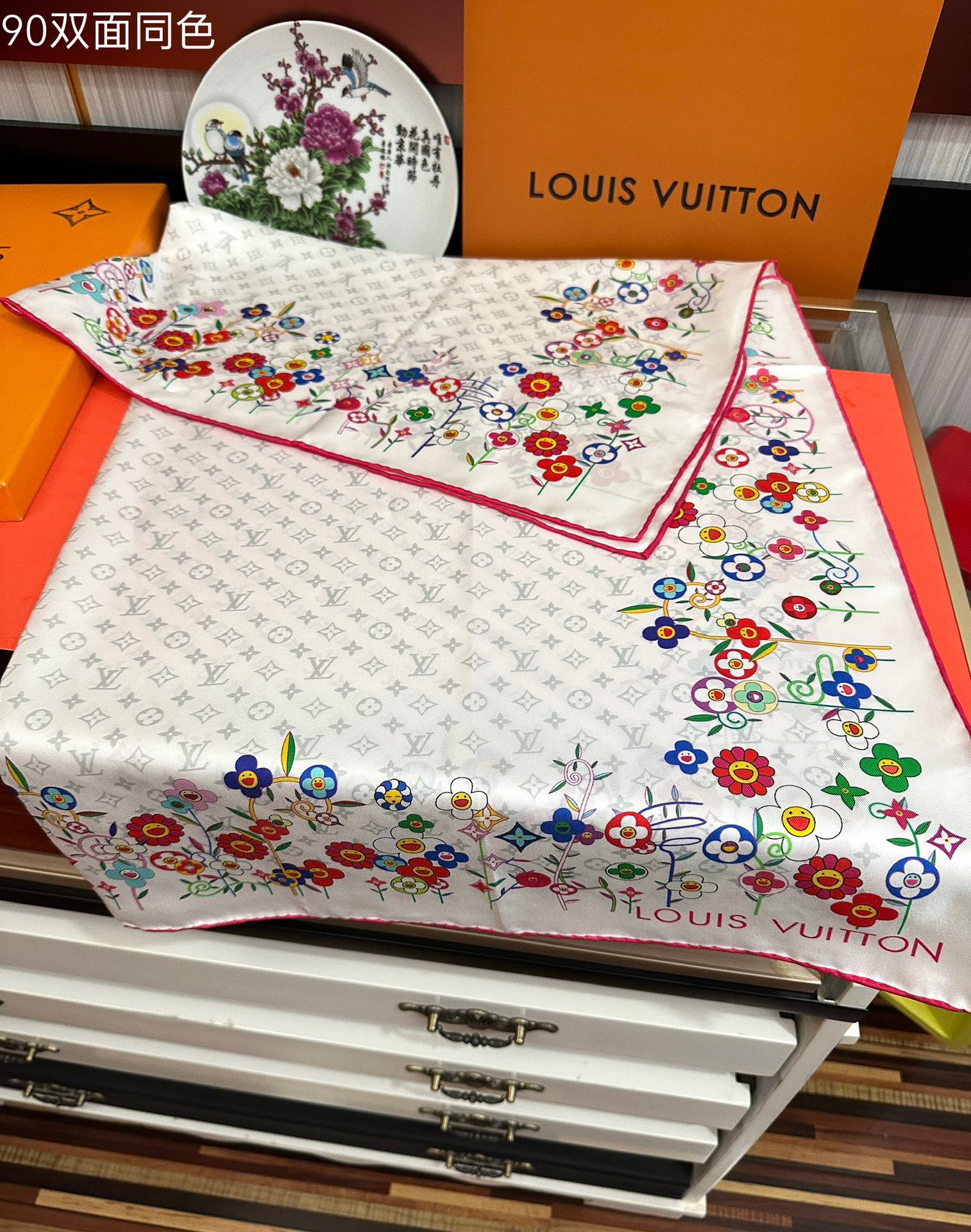 。高版本LV官网同步【双面同色】[庆祝]2025最新款“L家”通过别致的经典色彩向原创设计致敬[太阳]作