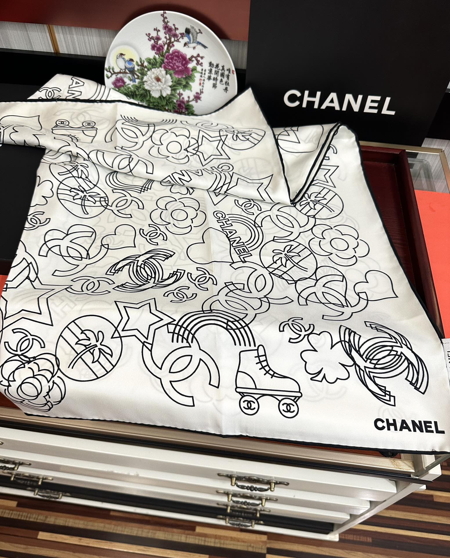 。香奈儿 专柜同步【双面同色】重磅推荐[色]真的超级爱的款式❤️Love,真情永在[得意]一条印有cha